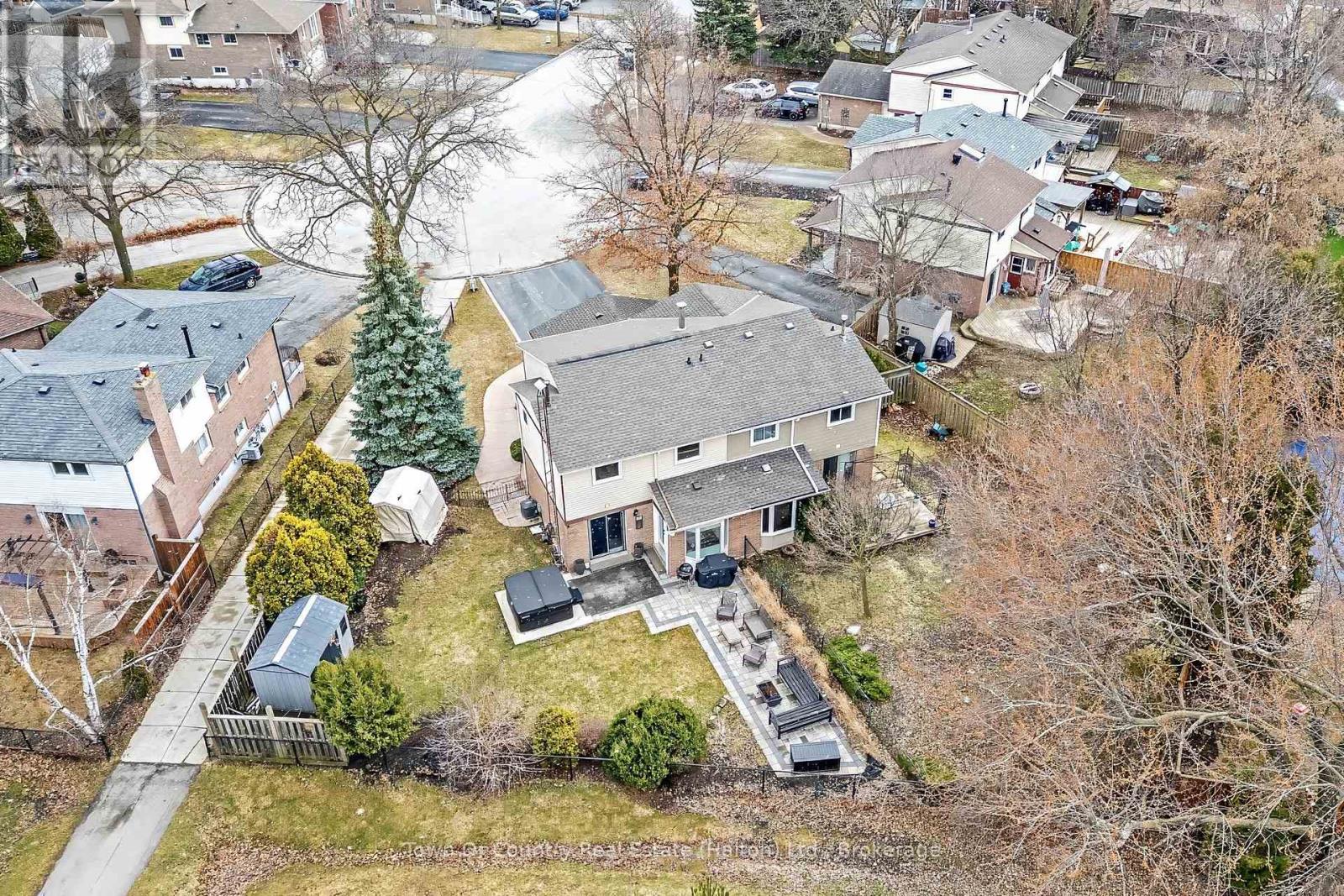 522 Conway Court, Milton, Ontario  L9T 4B8 - Photo 3 - W12975084