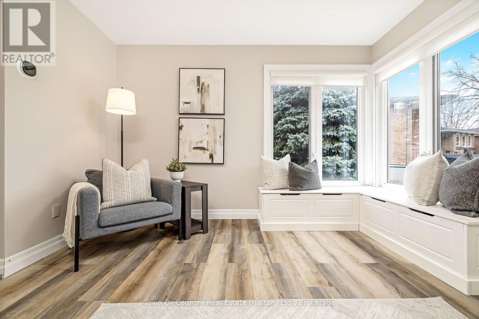 522 Conway Court, Milton, Ontario  L9T 4B8 - Photo 7 - W12975084