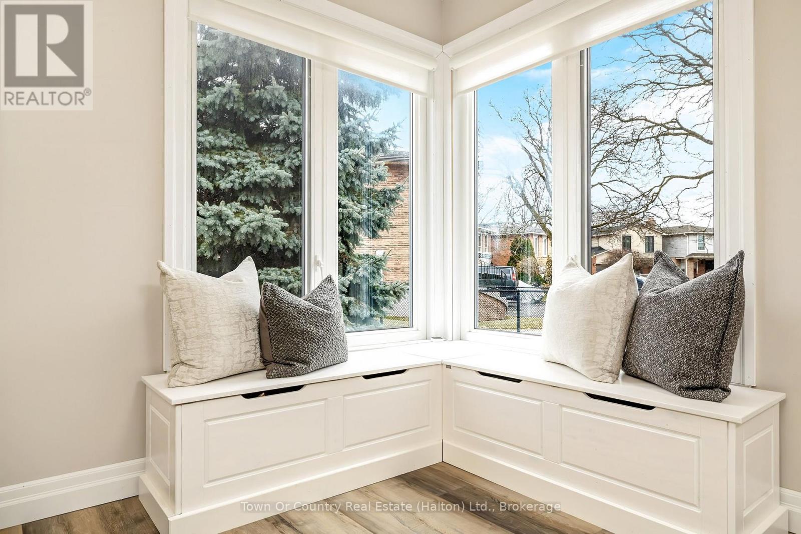 522 Conway Court, Milton, Ontario  L9T 4B8 - Photo 8 - W12975084