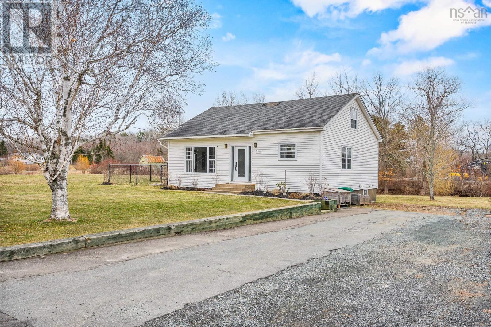 4866 Highway 1, Three Mile Plains, Nova Scotia  B0N 2T0 - Photo 2 - 202606745