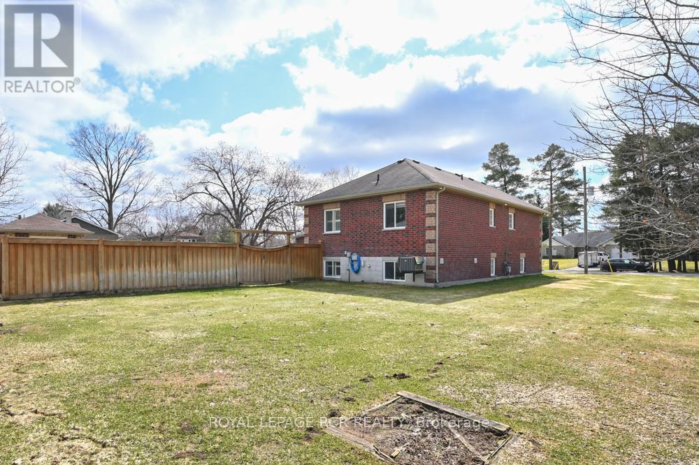 10 Fisher Drive, Adjala-Tosorontio, Ontario  L0M 1J0 - Photo 37 - N12953396