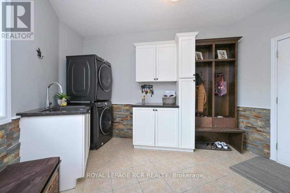 10 Fisher Drive, Adjala-Tosorontio, Ontario  L0M 1J0 - Photo 8 - N12953396