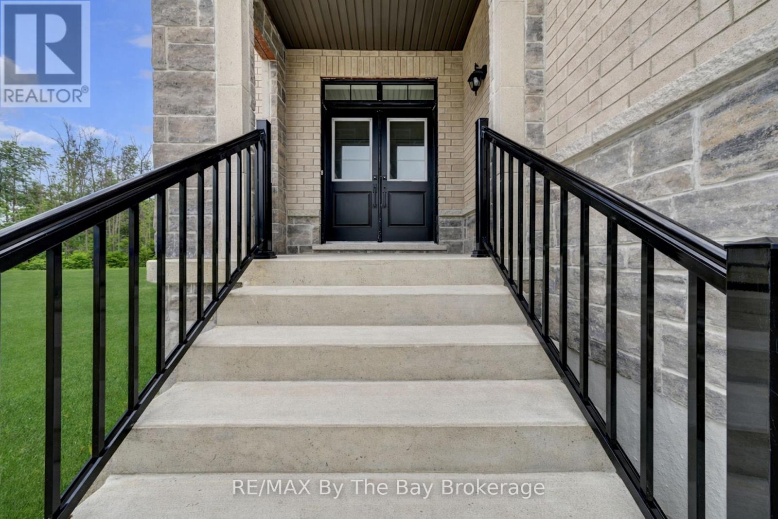 26 Amber Drive, Wasaga Beach, Ontario  L9Z 0R8 - Photo 3 - S12975064