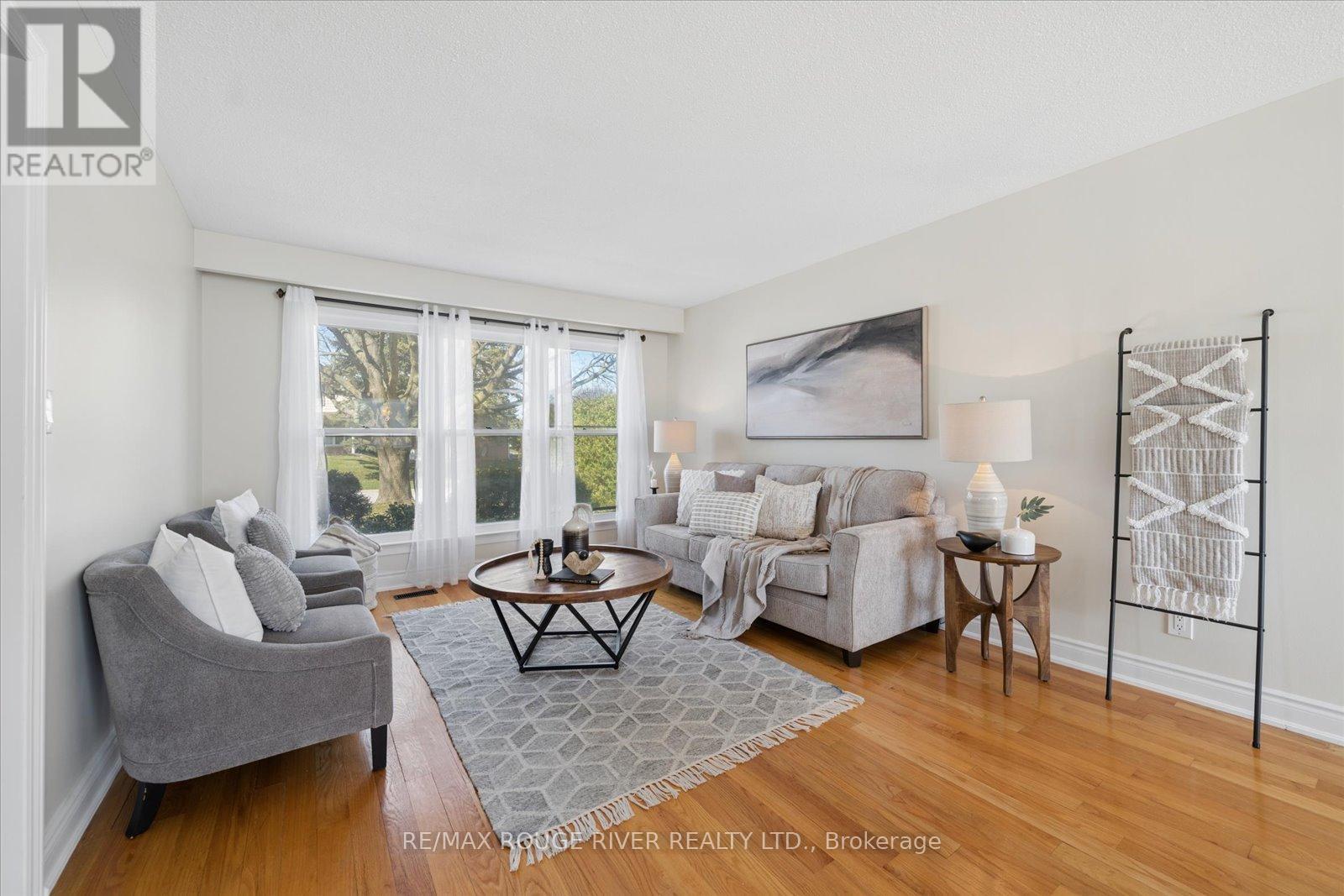 54 Rosalynne Avenue, Clarington, Ontario  L1C 3X8 - Photo 10 - E12975018