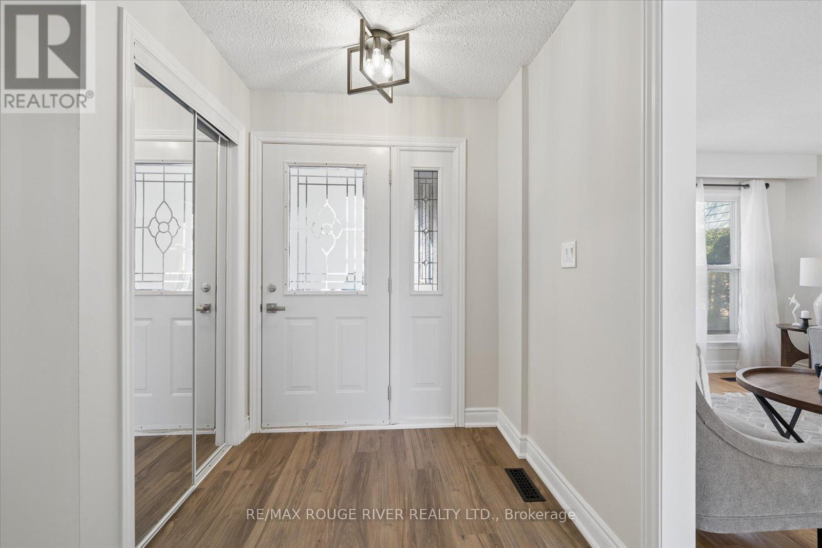 54 Rosalynne Avenue, Clarington, Ontario  L1C 3X8 - Photo 6 - E12975018