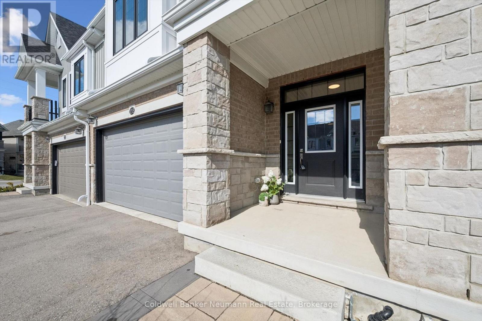 133 Foamflower Place, Waterloo, Ontario N2V 0G9 - Photo 2 - X12974976