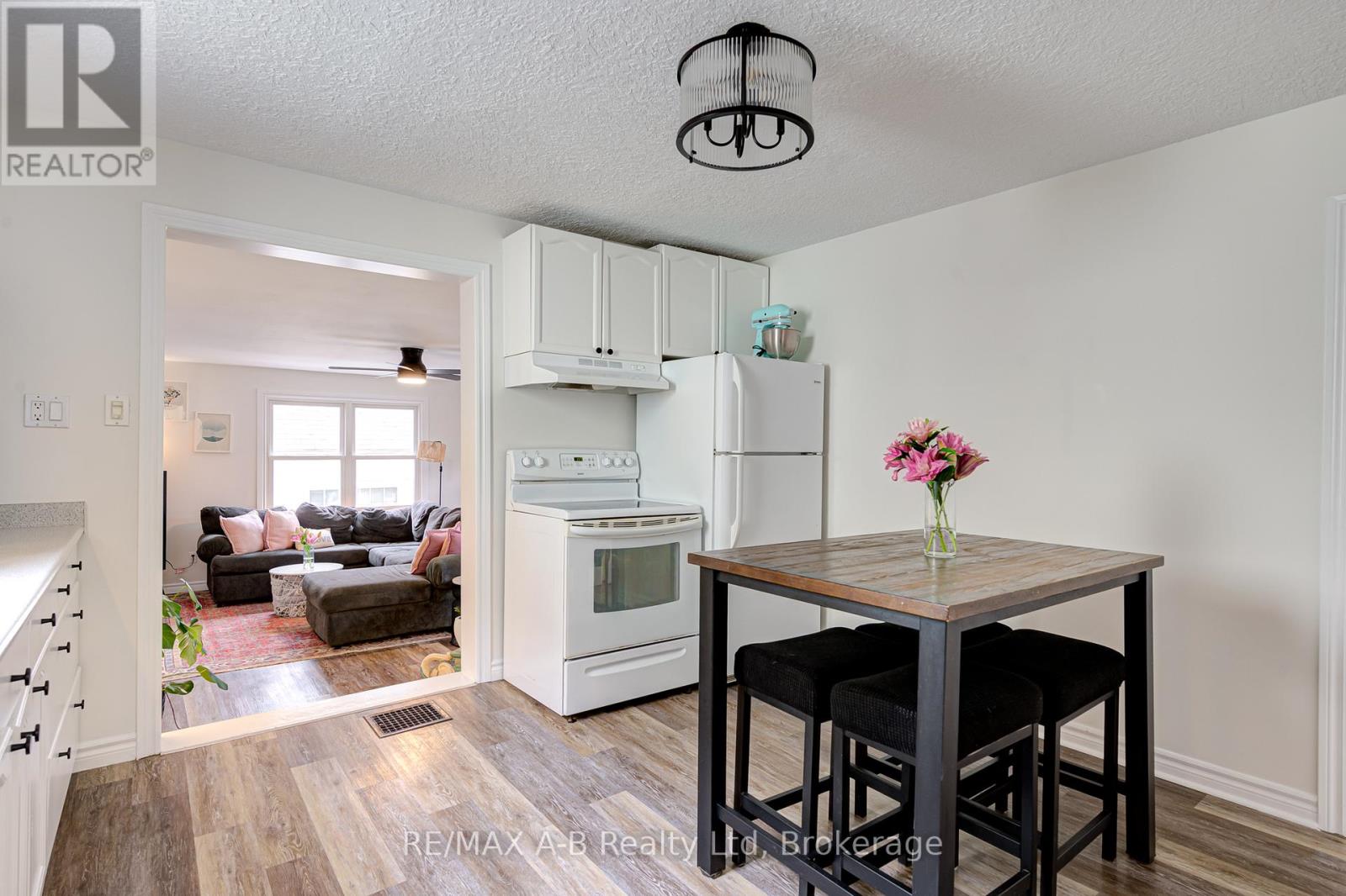 25 Ash Street, Stratford, Ontario  N5A 1M5 - Photo 16 - X12975102