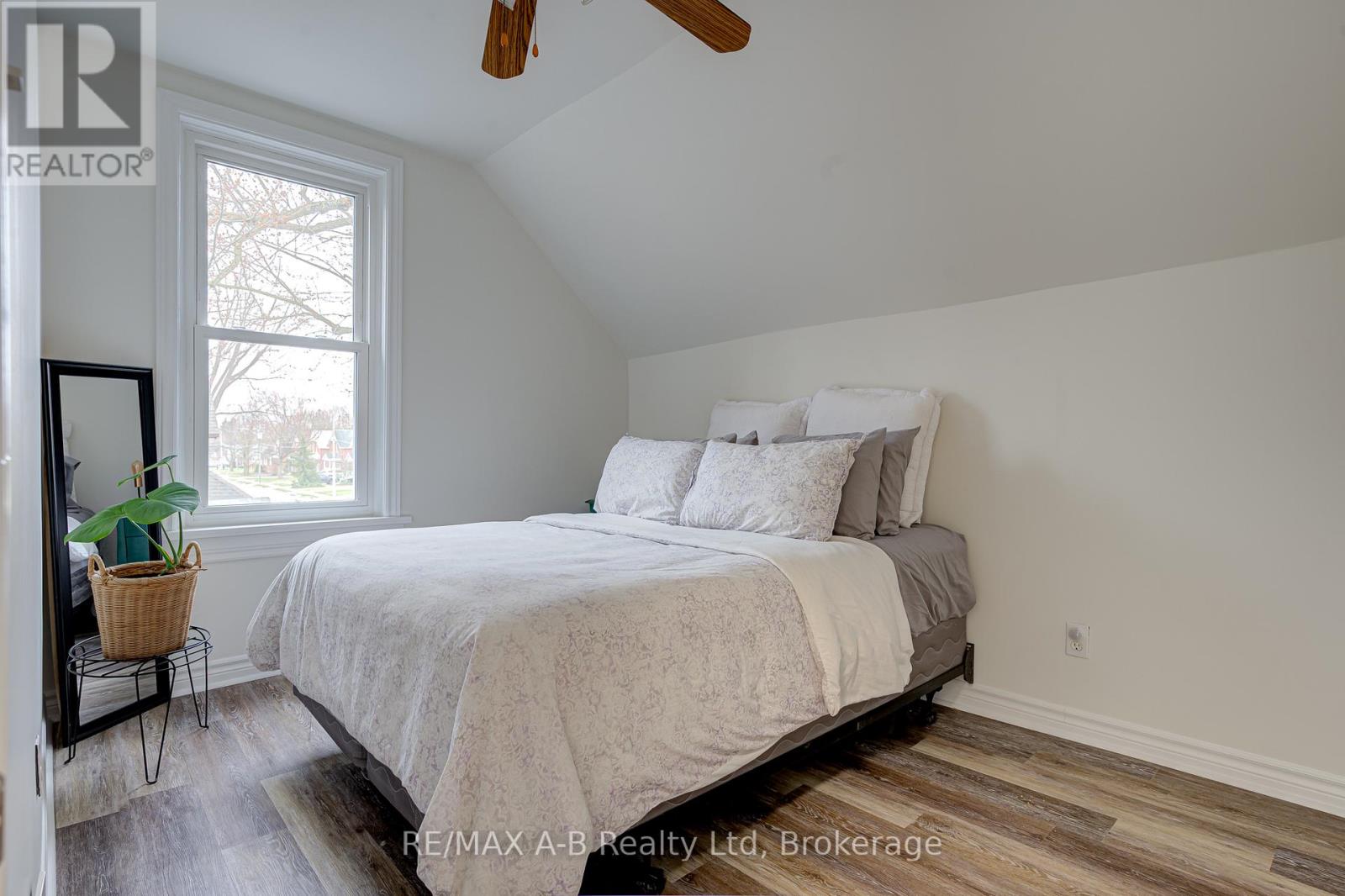 25 Ash Street, Stratford, Ontario  N5A 1M5 - Photo 26 - X12975102