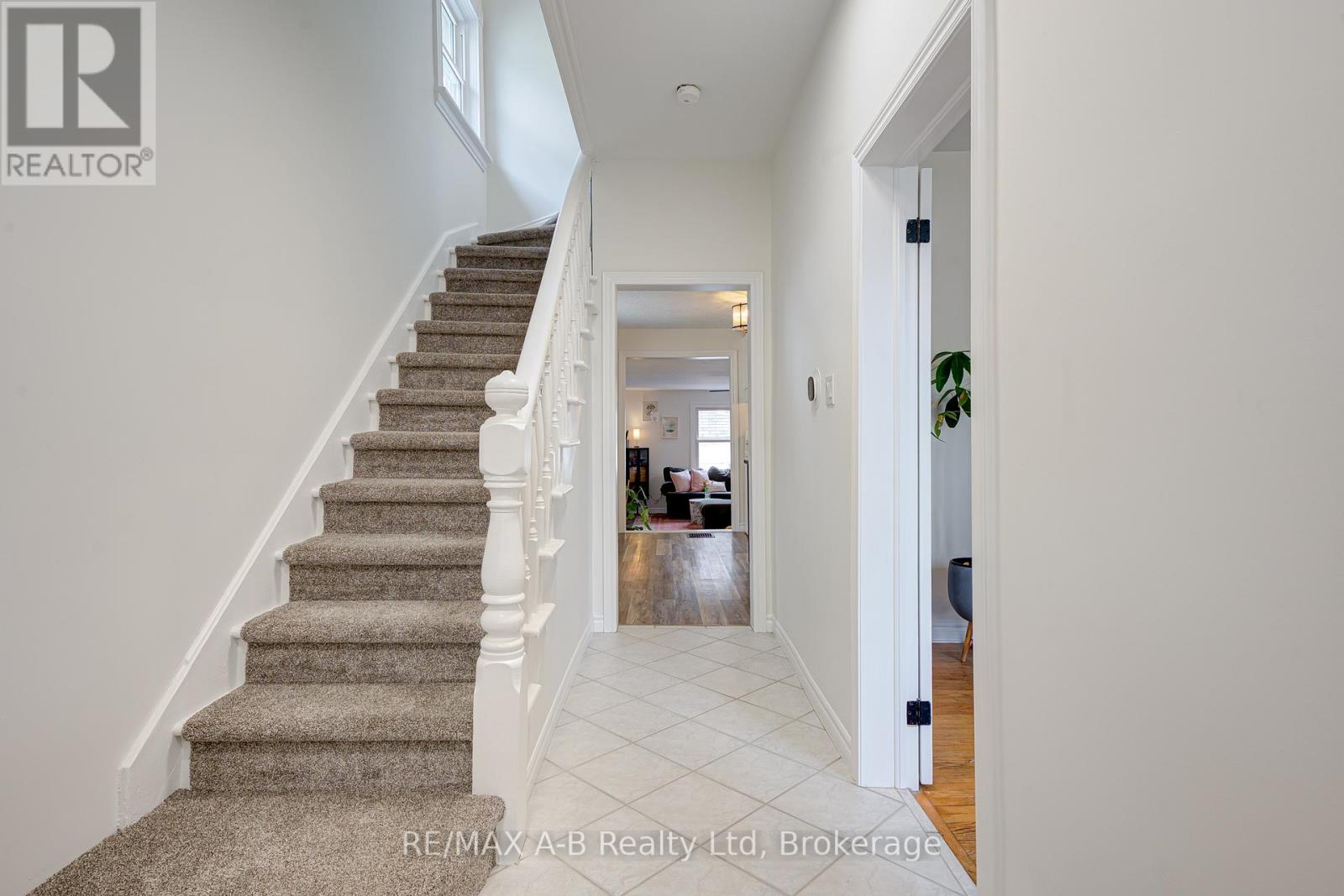 25 Ash Street, Stratford, Ontario  N5A 1M5 - Photo 8 - X12975102