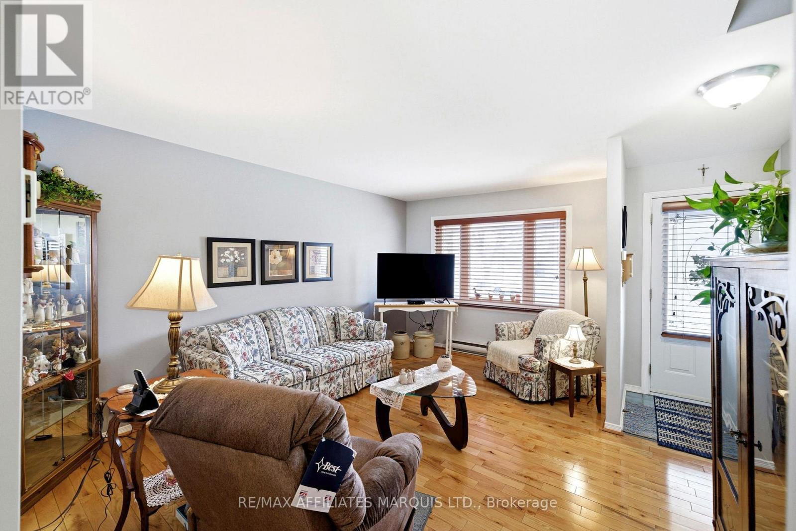 3115 Northdale Drive, Cornwall, Ontario  K6K 1V7 - Photo 5 - X12975014