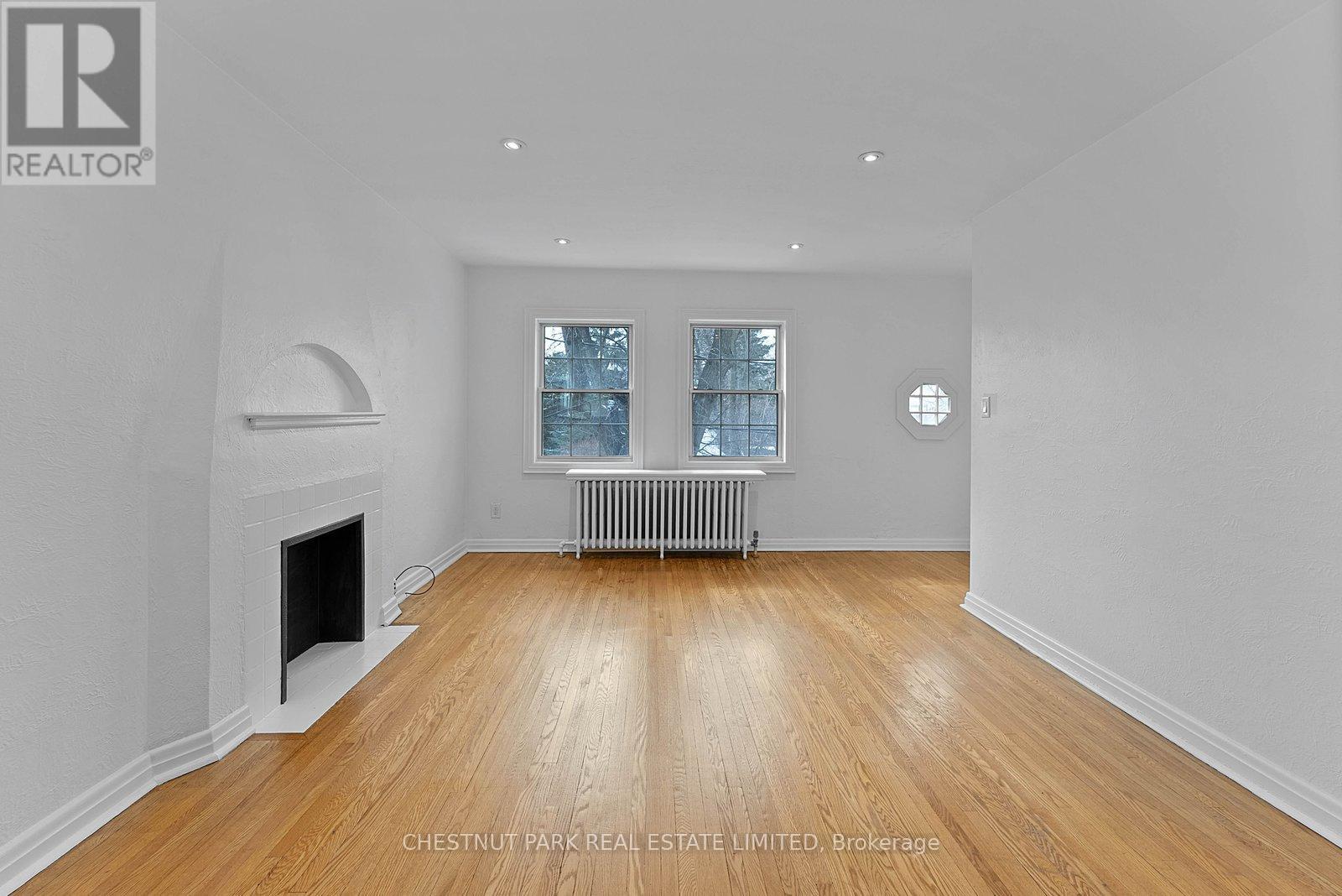 Upper - 26 Strathgowan Avenue, Toronto, Ontario  M4N 1B9 - Photo 10 - C12974998