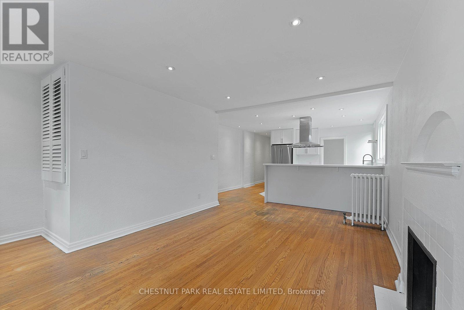 Upper - 26 Strathgowan Avenue, Toronto, Ontario  M4N 1B9 - Photo 11 - C12974998