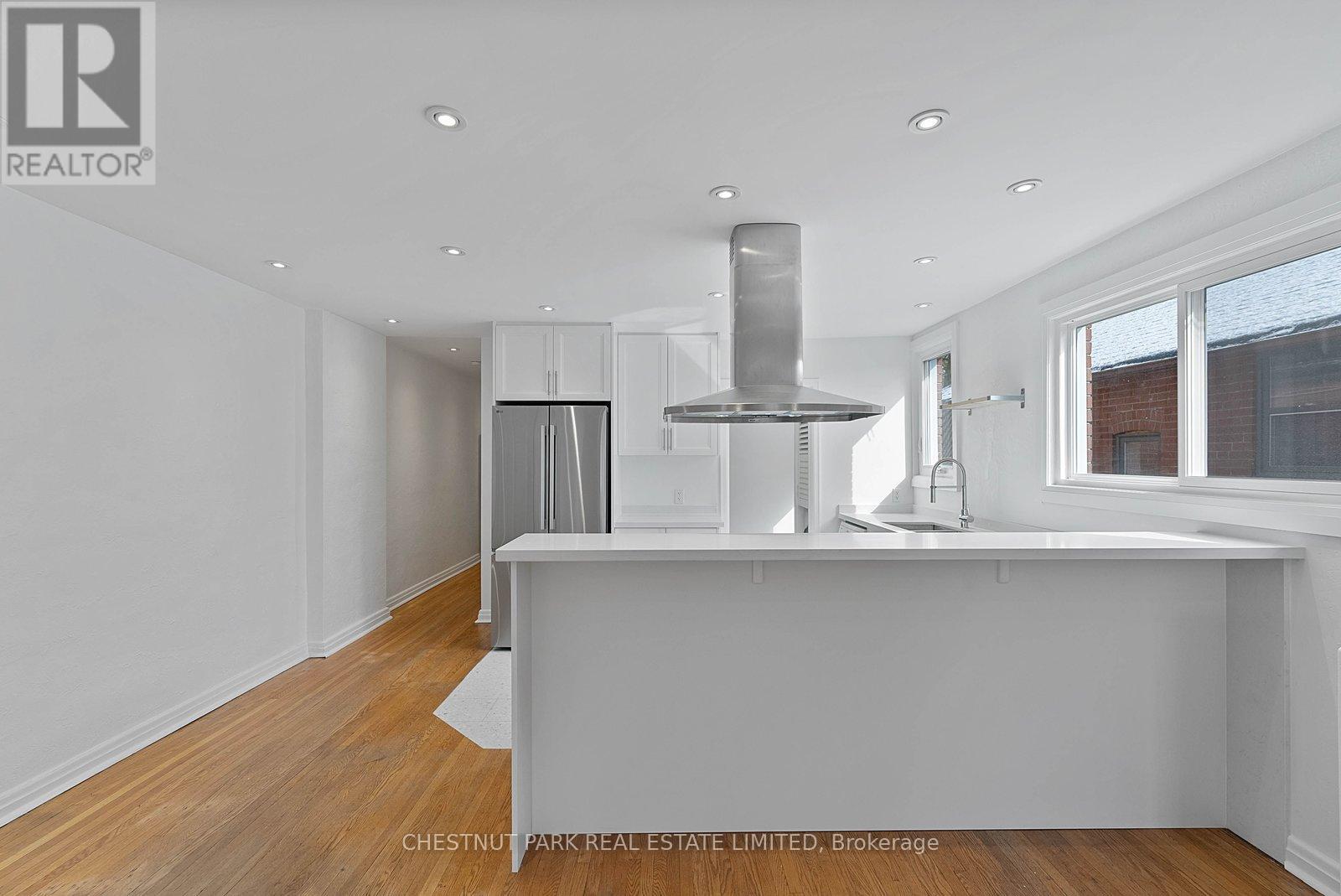 Upper - 26 Strathgowan Avenue, Toronto, Ontario  M4N 1B9 - Photo 7 - C12974998