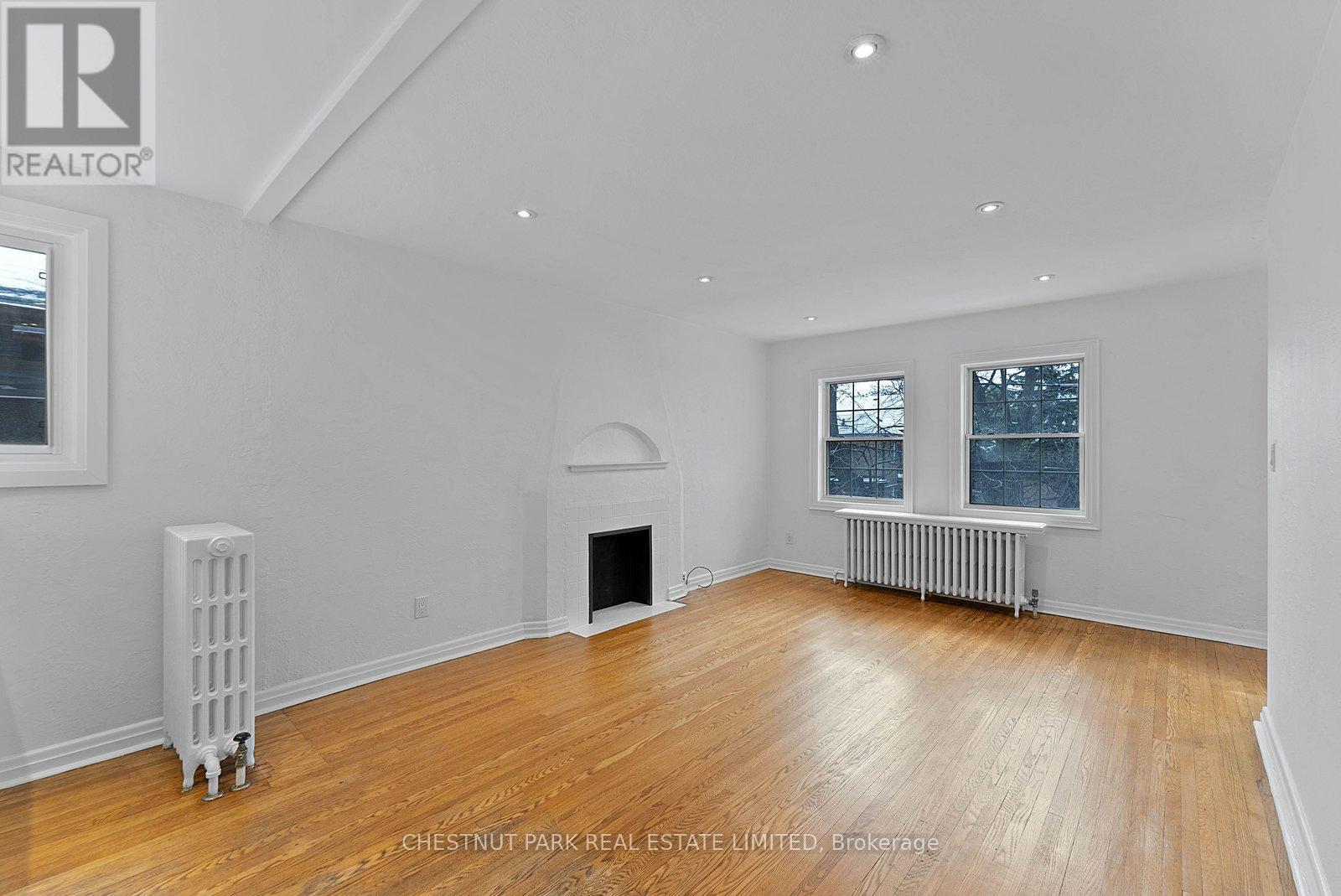 Upper - 26 Strathgowan Avenue, Toronto, Ontario  M4N 1B9 - Photo 8 - C12974998