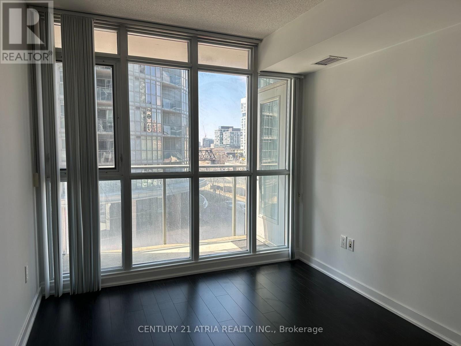 538 - 15 Iceboat Terrace, Toronto, Ontario  M5V 4A5 - Photo 4 - C12975110