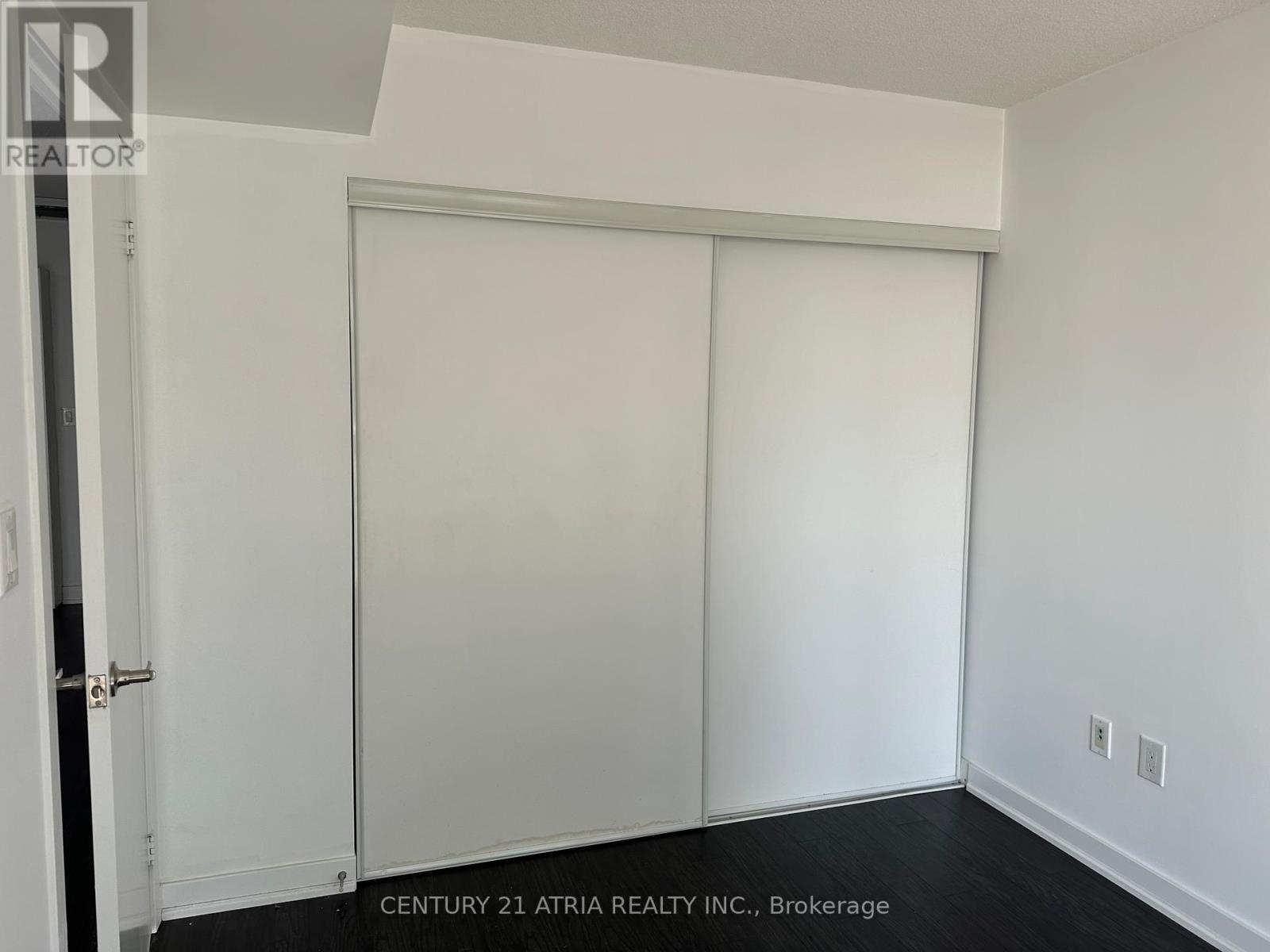 538 - 15 Iceboat Terrace, Toronto, Ontario  M5V 4A5 - Photo 9 - C12975110