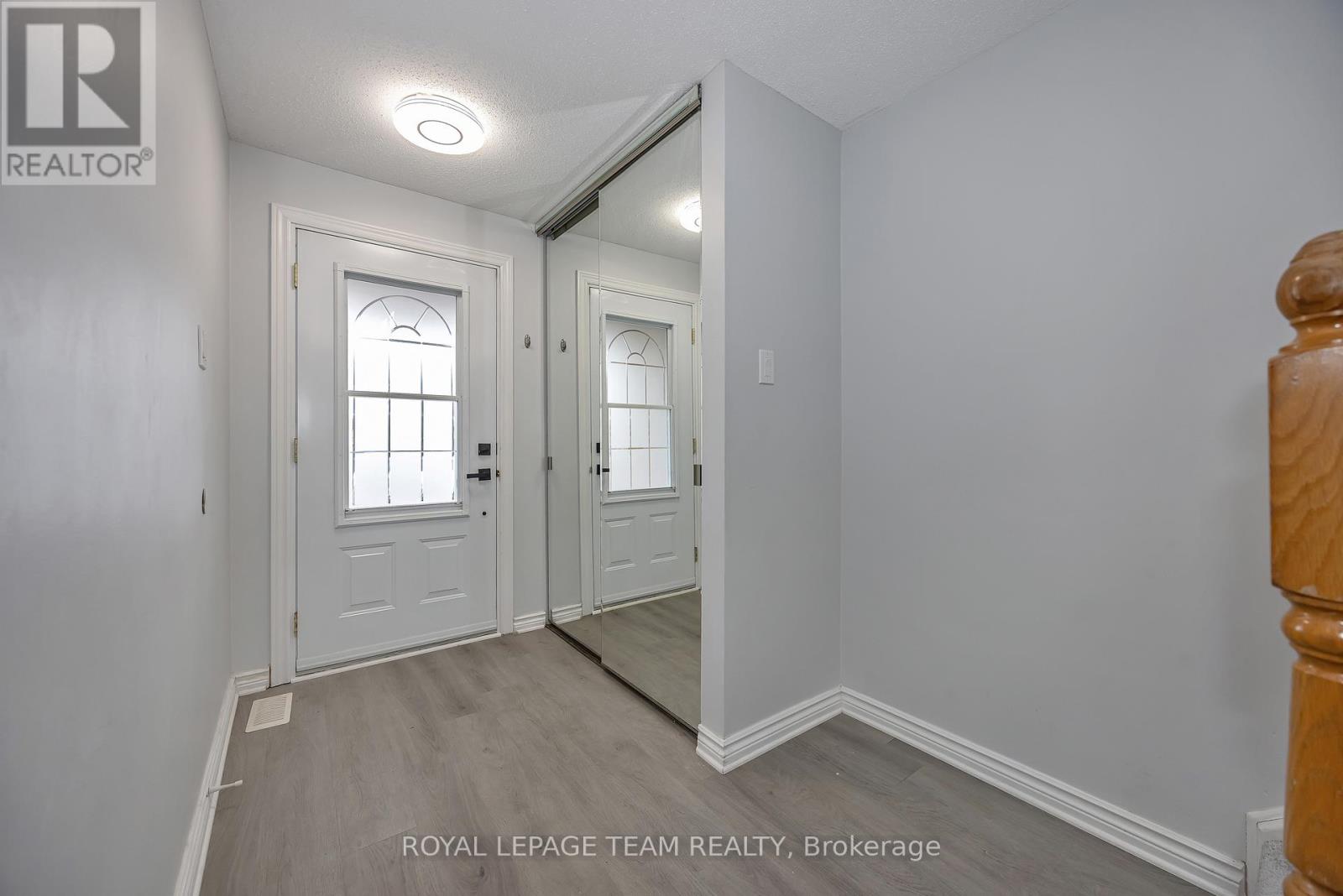 69 Pinetrail Crescent, Ottawa, Ontario  K2G 5B2 - Photo 4 - X12974994