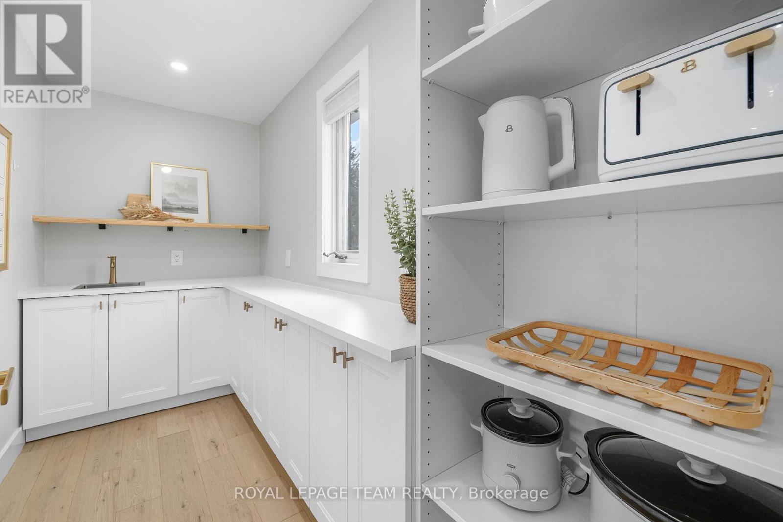 1386 Johnston Drive, Ottawa, Ontario  K4P 1A6 - Photo 12 - X12975010