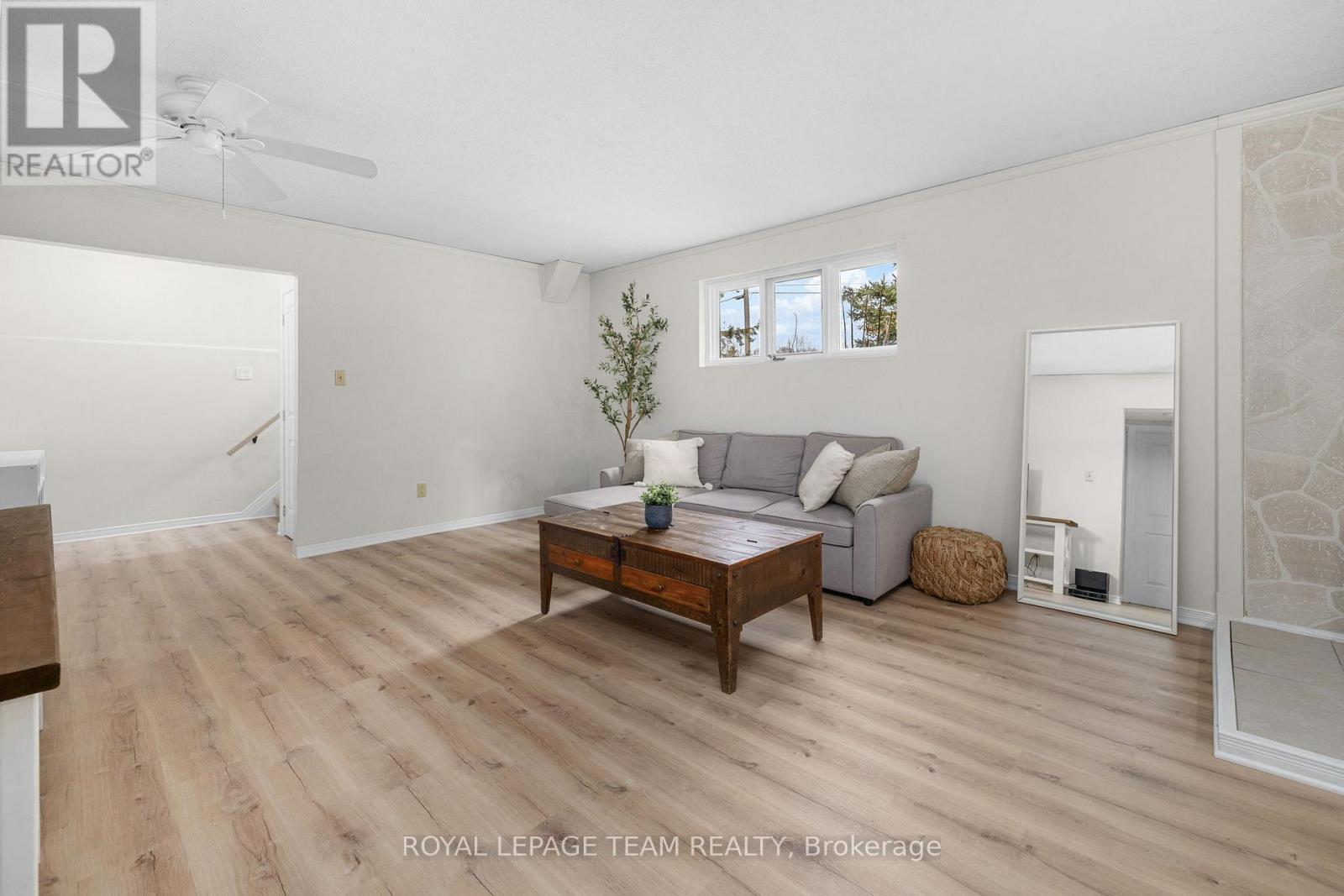 1386 Johnston Drive, Ottawa, Ontario  K4P 1A6 - Photo 22 - X12975010