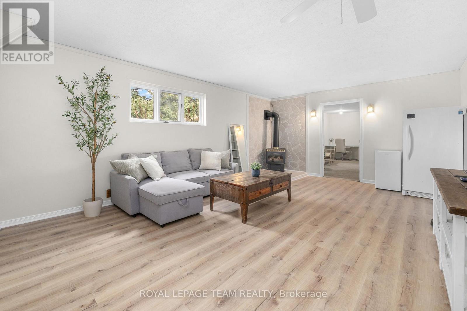 1386 Johnston Drive, Ottawa, Ontario  K4P 1A6 - Photo 23 - X12975010