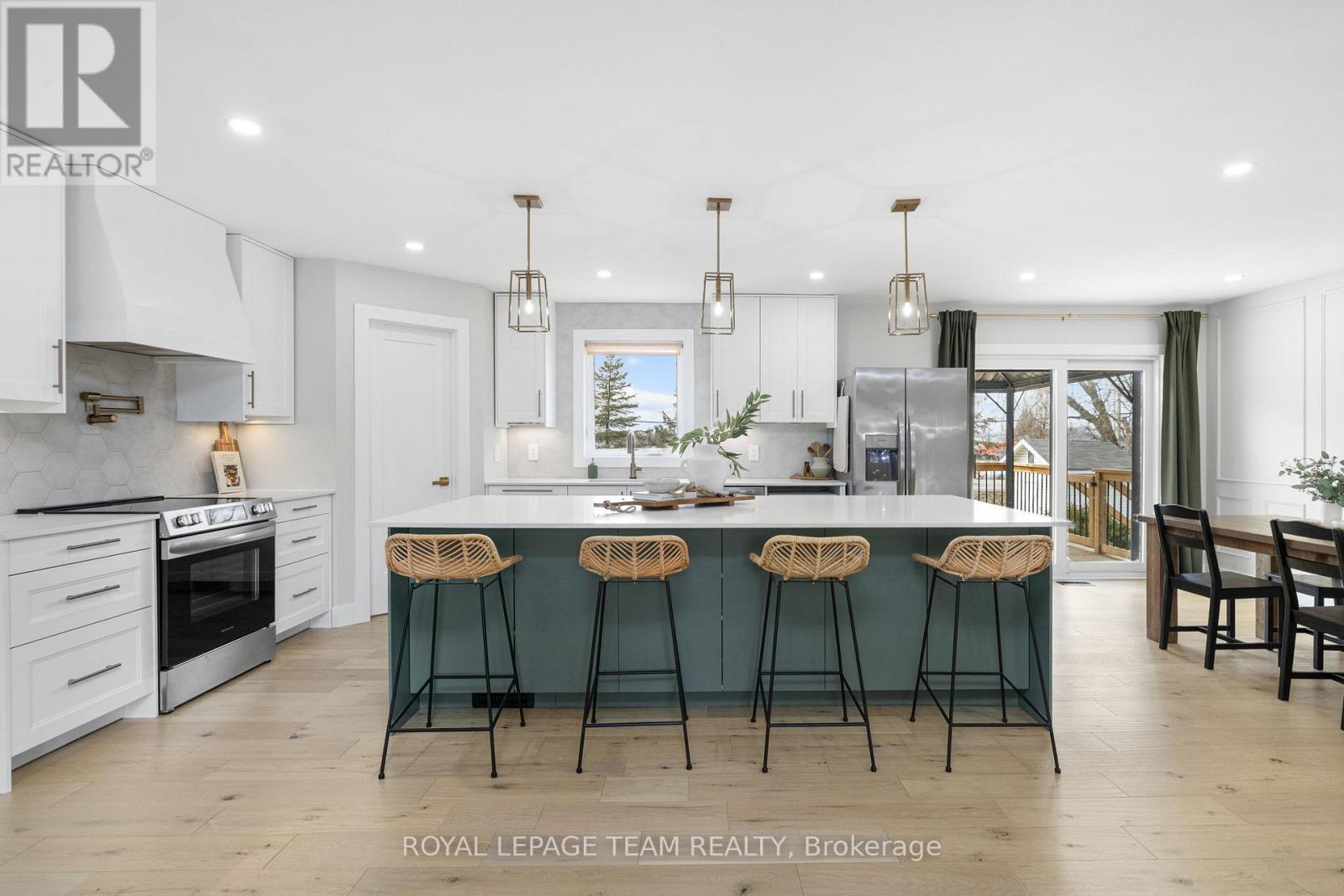 1386 Johnston Drive, Ottawa, Ontario  K4P 1A6 - Photo 6 - X12975010