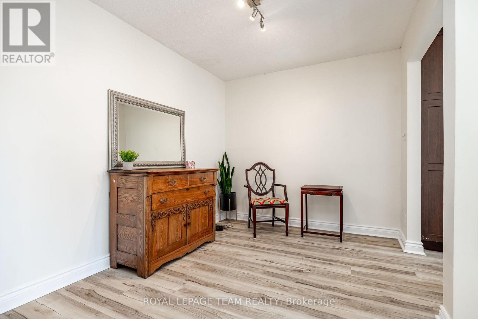 28 - 28 Peary Way, Ottawa, Ontario  K2L 1Z8 - Photo 10 - X12975012