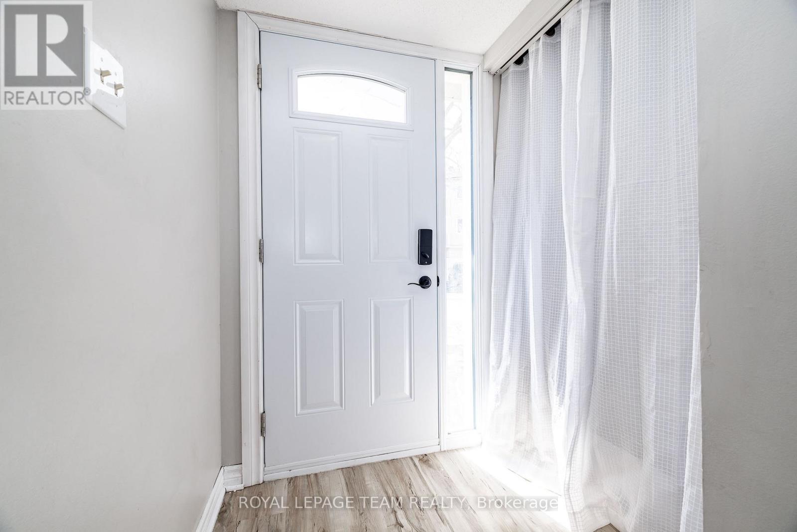 28 - 28 Peary Way, Ottawa, Ontario  K2L 1Z8 - Photo 3 - X12975012