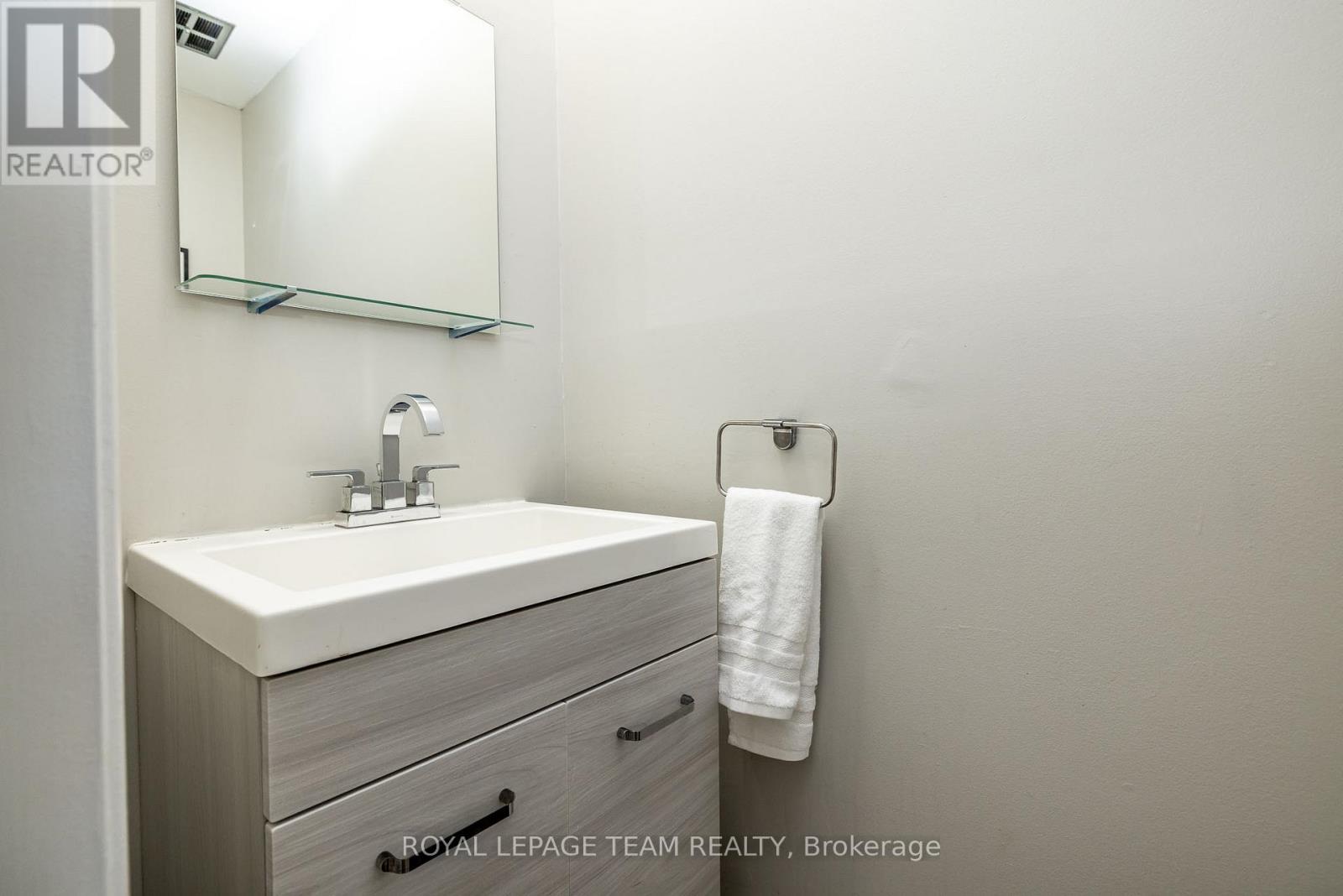 28 - 28 Peary Way, Ottawa, Ontario  K2L 1Z8 - Photo 4 - X12975012