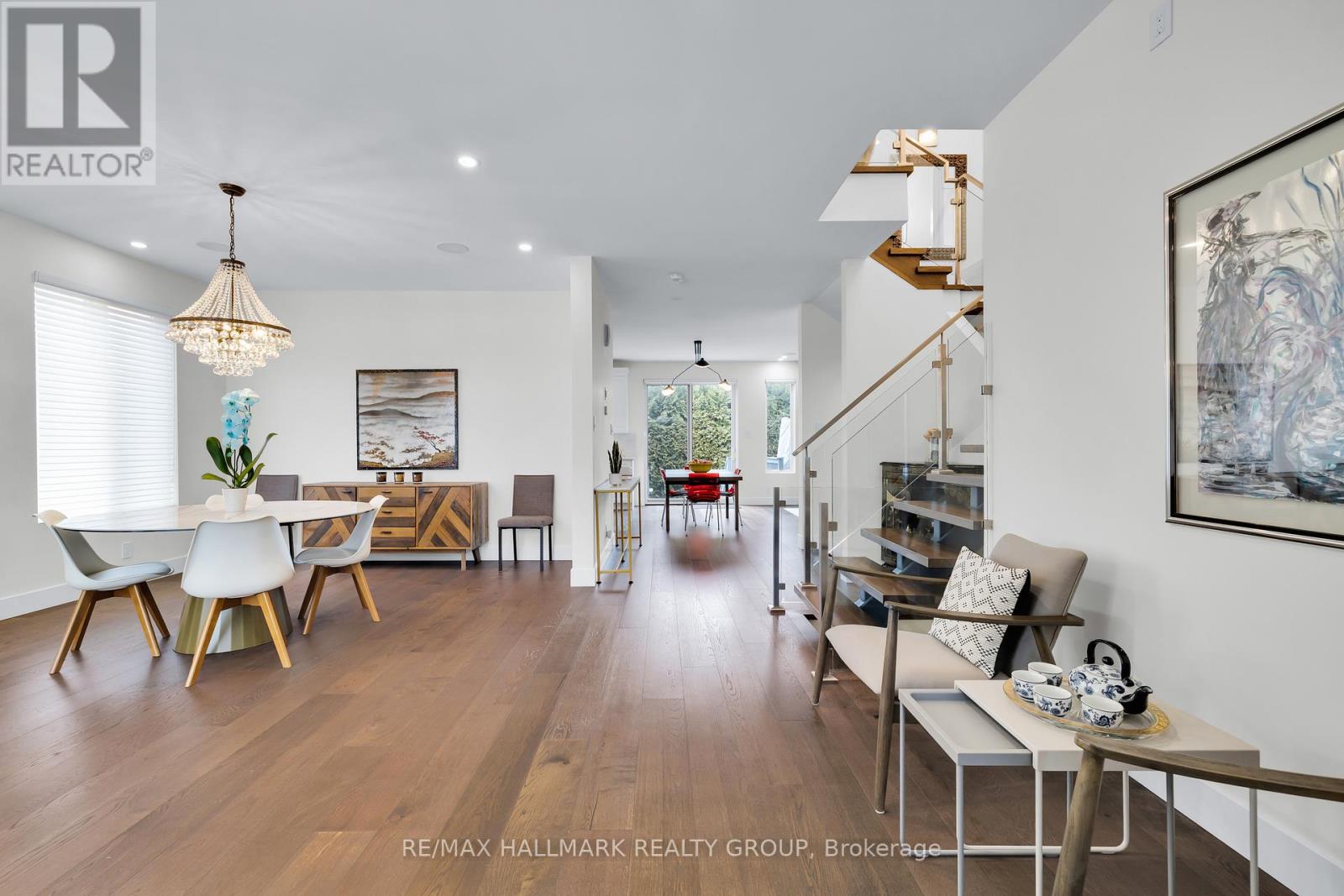 1976 Lenester Avenue, Ottawa, Ontario  K2A 1J9 - Photo 4 - X12975026