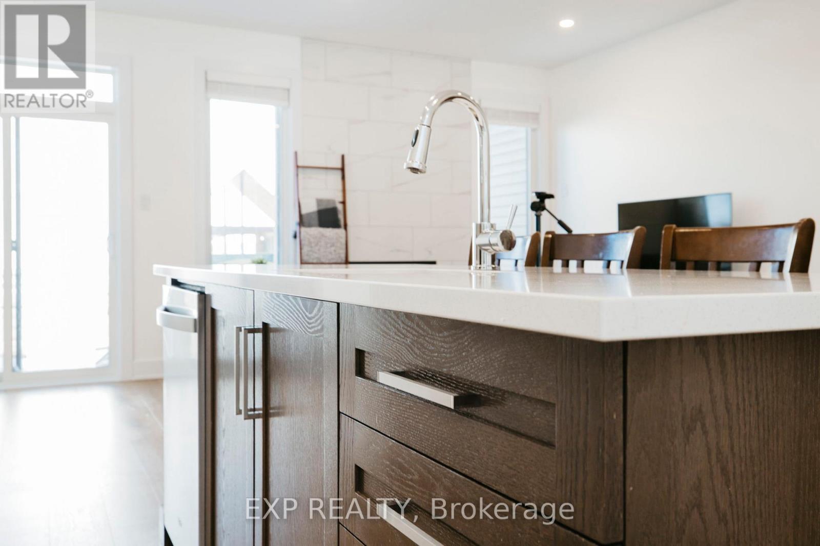 85 O'donovan Drive, Carleton Place, Ontario  K7C 0S2 - Photo 11 - X12975132