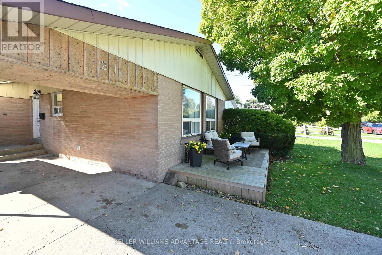 21 Deerfield Road, Toronto, Ontario  M1K 4W8 - Photo 3 - E12975050