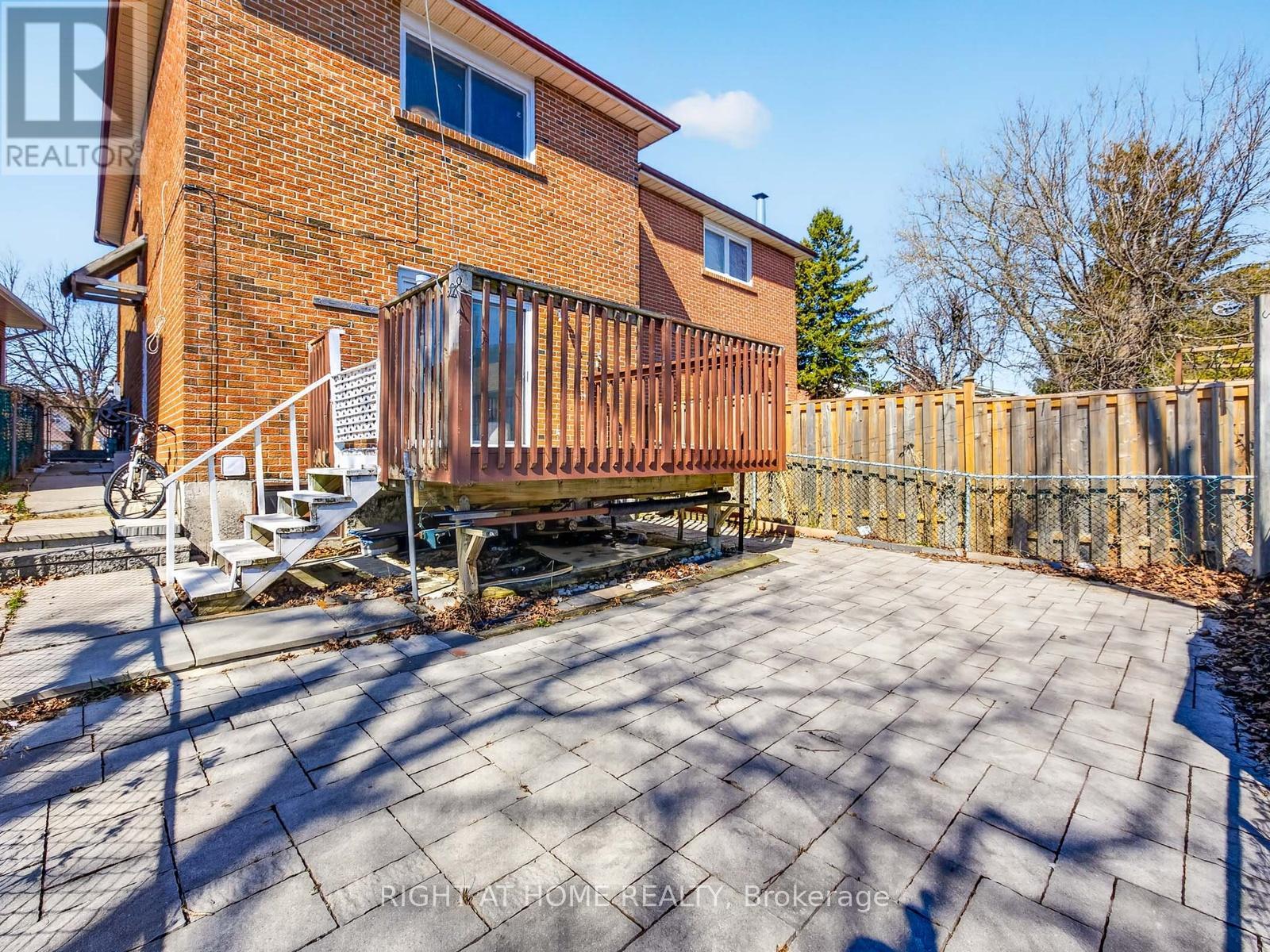 54 Lady Churchill Court, Toronto, Ontario  M1V 2J6 - Photo 28 - E12975106