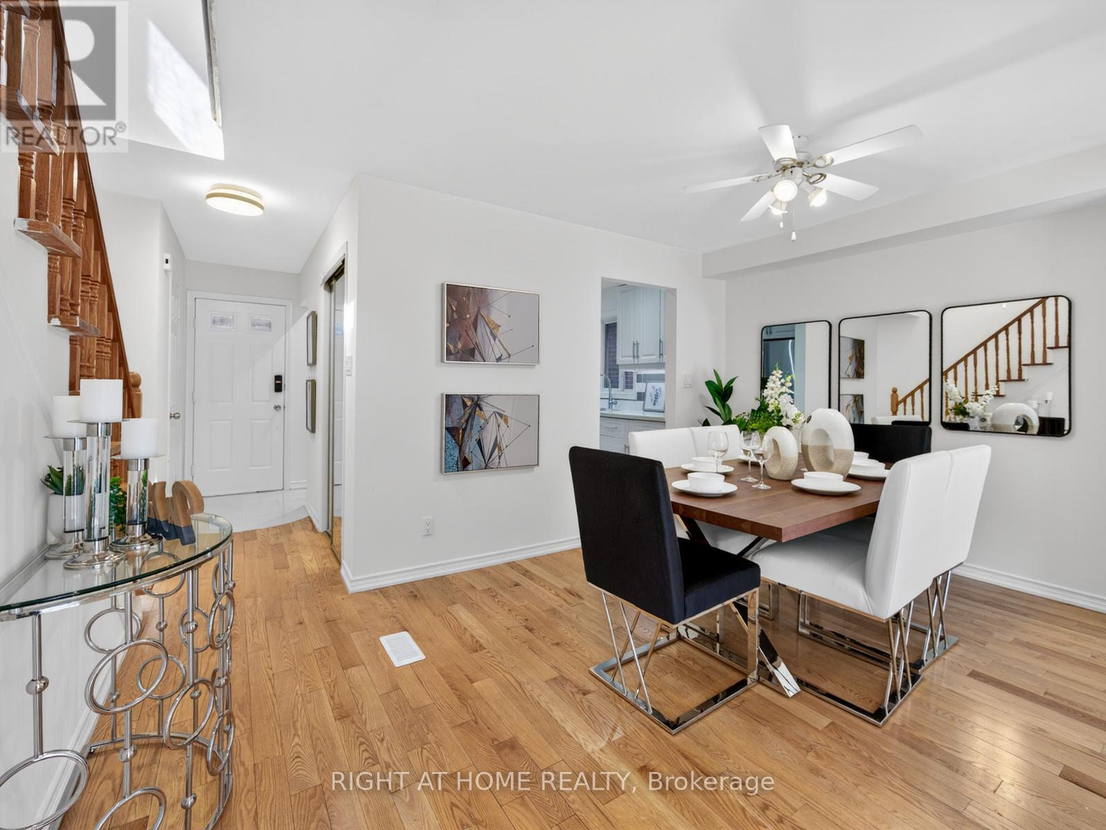 54 Lady Churchill Court, Toronto, Ontario  M1V 2J6 - Photo 7 - E12975106