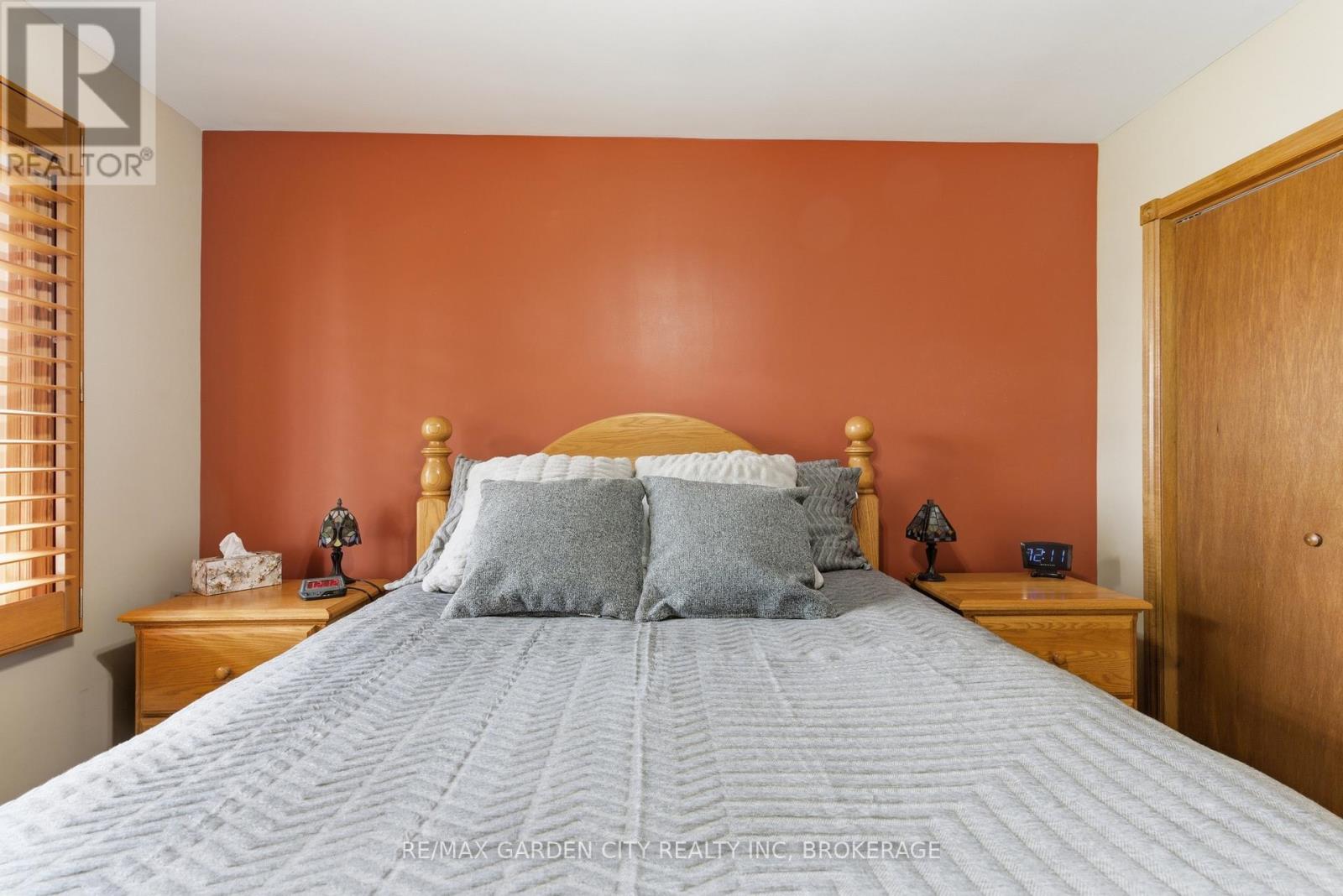 19 Tamarack Avenue, St. Catharines, Ontario  L2M 3B8 - Photo 12 - X12975094