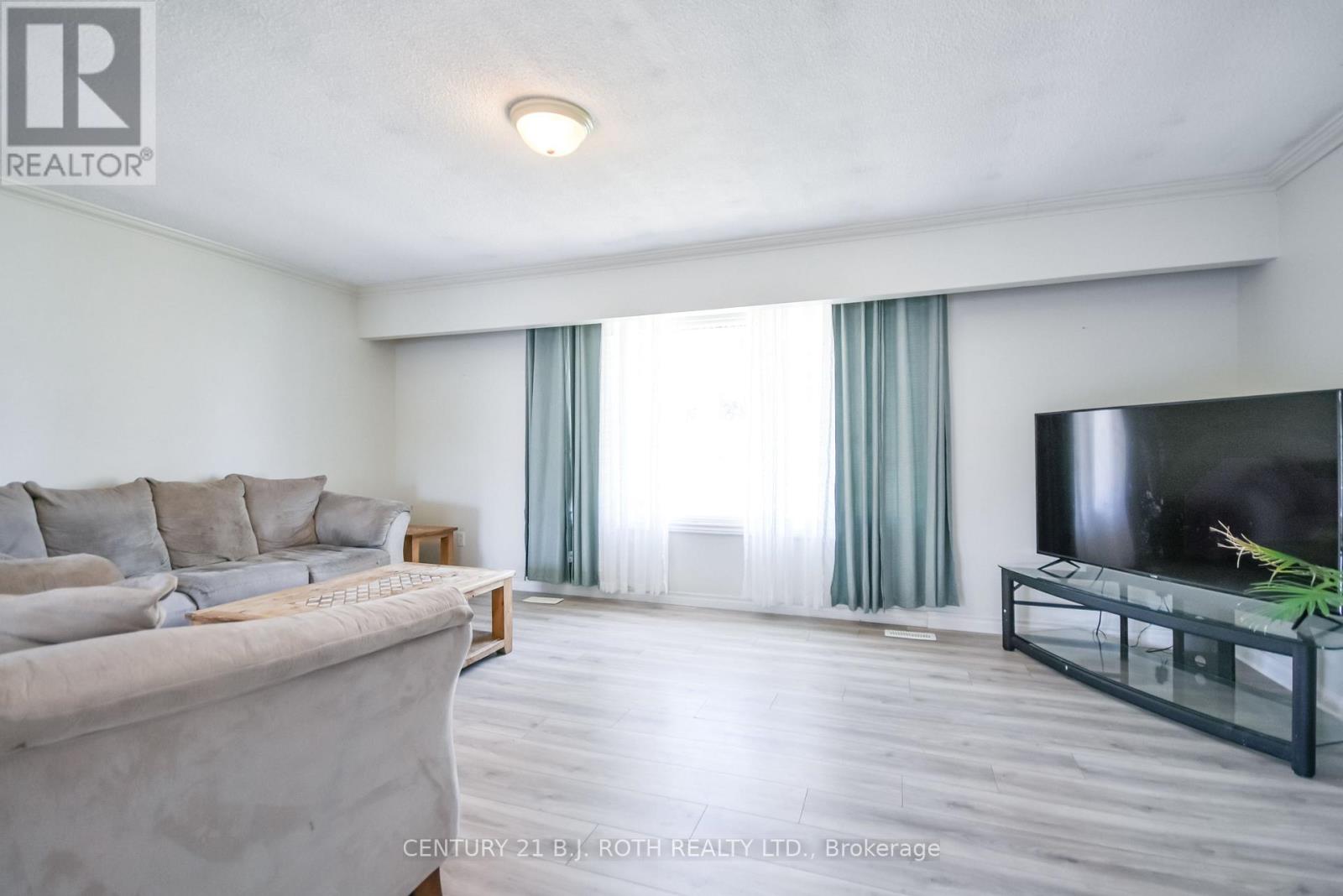 3039 Poplar Road, Innisfil, Ontario  L9S 2J9 - Photo 10 - N12974978