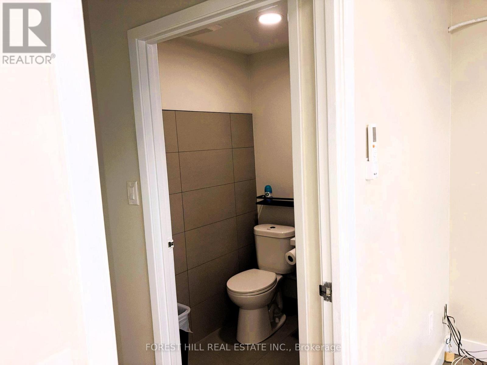 7 - 90 Esna Park Drive, Markham, Ontario  L3R 2R7 - Photo 12 - N12974996