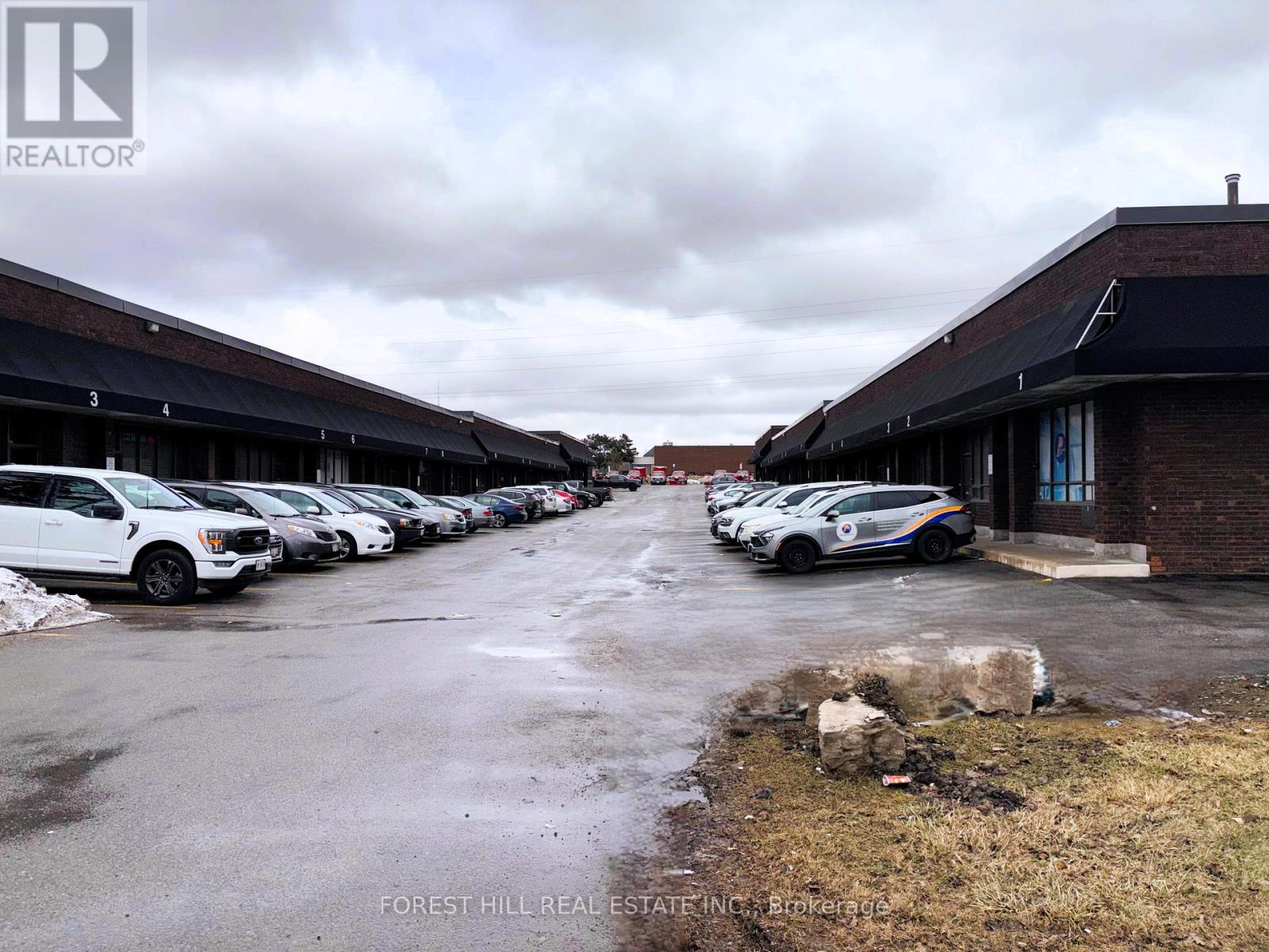 7 - 90 Esna Park Drive, Markham, Ontario  L3R 2R7 - Photo 6 - N12974996