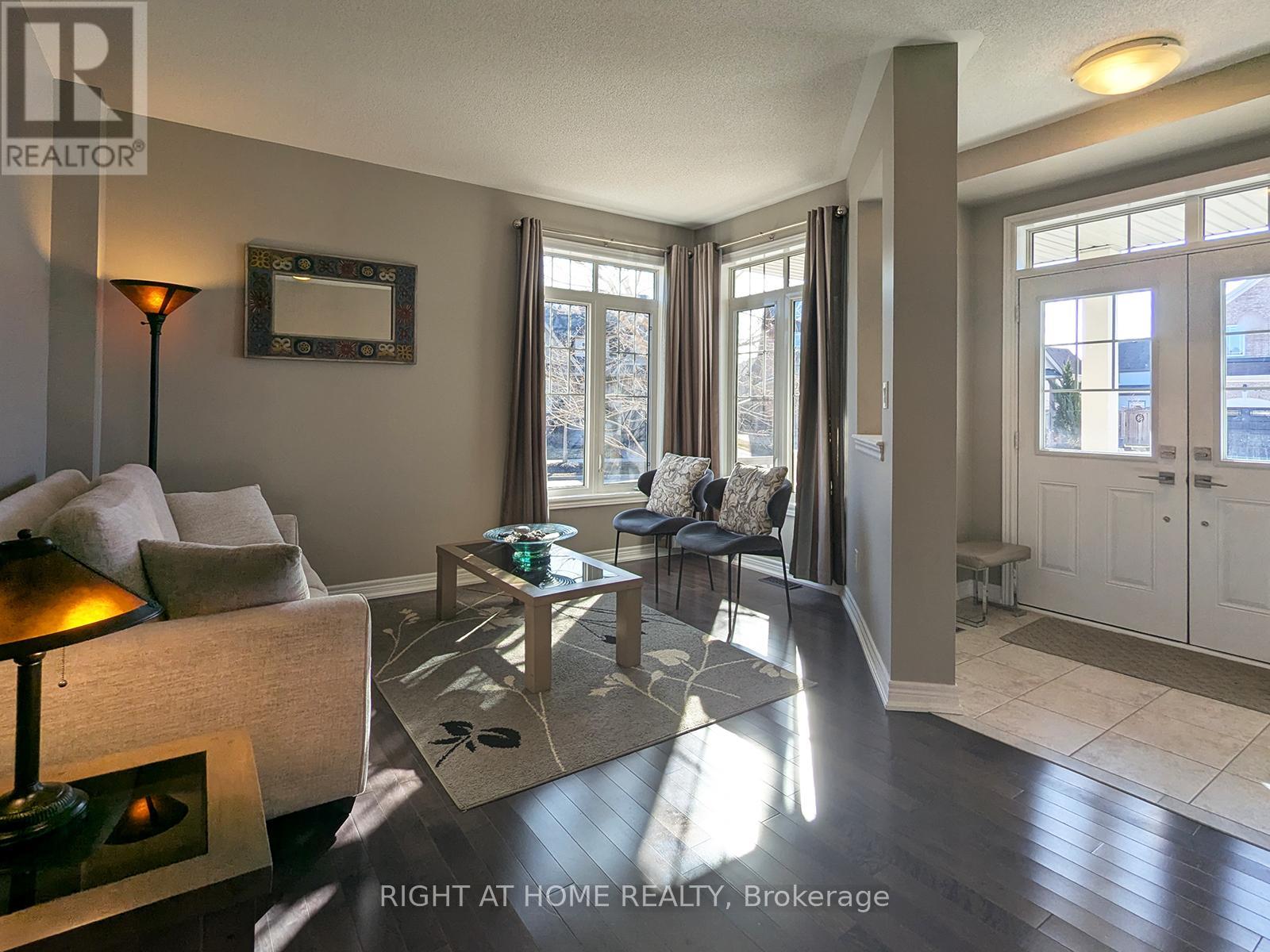 28 Timberbank Square, Georgina, Ontario  L0E 1R0 - Photo 14 - N12975004