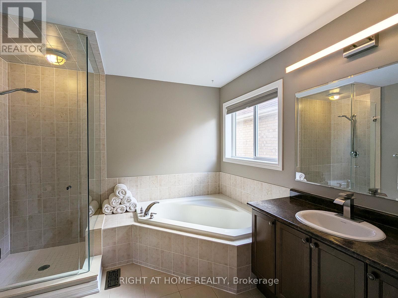 28 Timberbank Square, Georgina, Ontario  L0E 1R0 - Photo 23 - N12975004