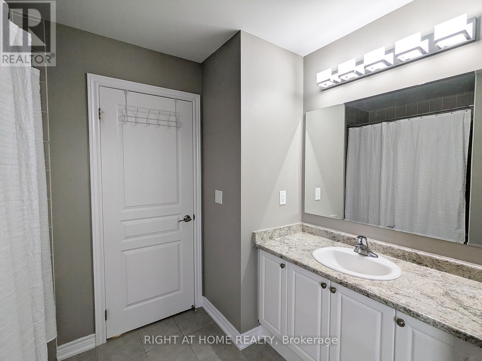 28 Timberbank Square, Georgina, Ontario  L0E 1R0 - Photo 27 - N12975004