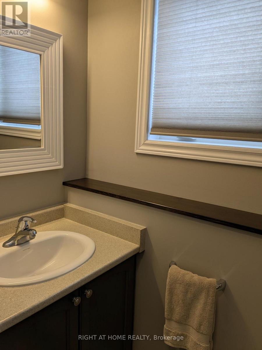 28 Timberbank Square, Georgina, Ontario  L0E 1R0 - Photo 33 - N12975004