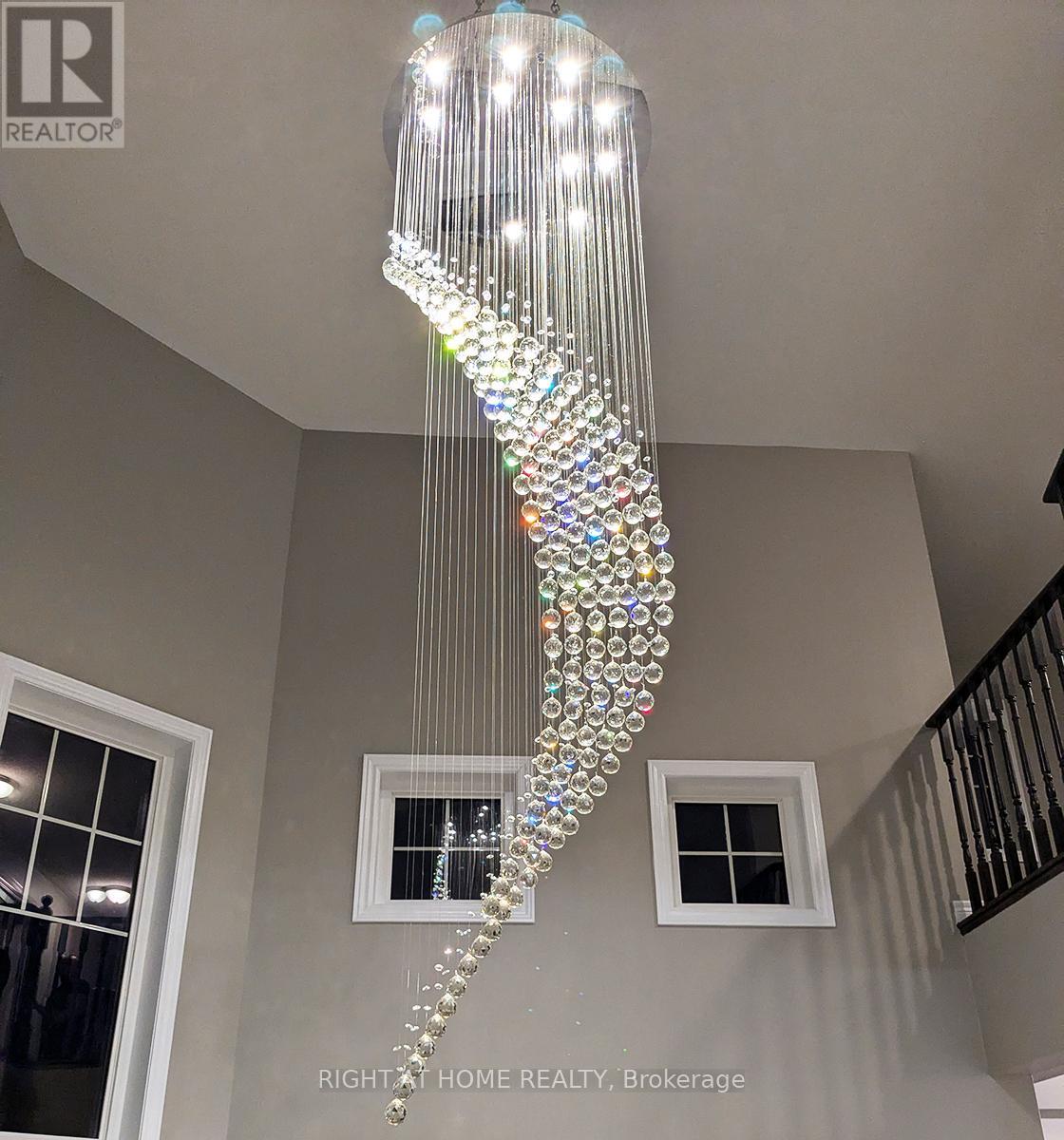 28 Timberbank Square, Georgina, Ontario  L0E 1R0 - Photo 5 - N12975004