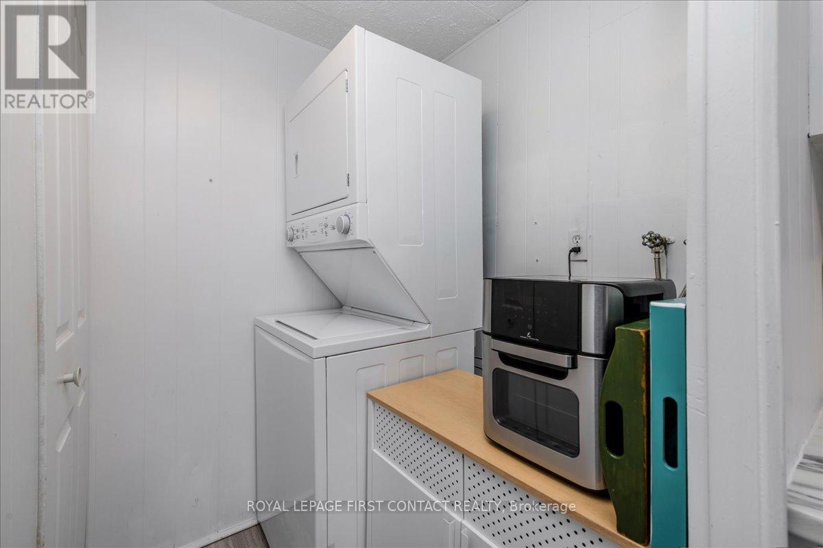 23 Mimosa Crescent, Innisfil, Ontario  L9S 1P9 - Photo 10 - N12975068