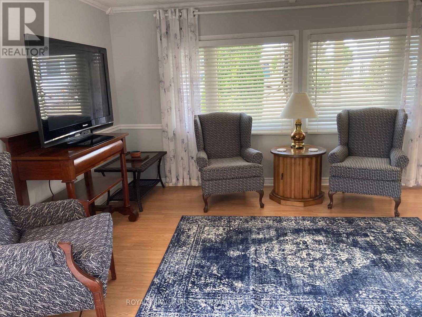 23 Mimosa Crescent, Innisfil, Ontario  L9S 1P9 - Photo 5 - N12975068