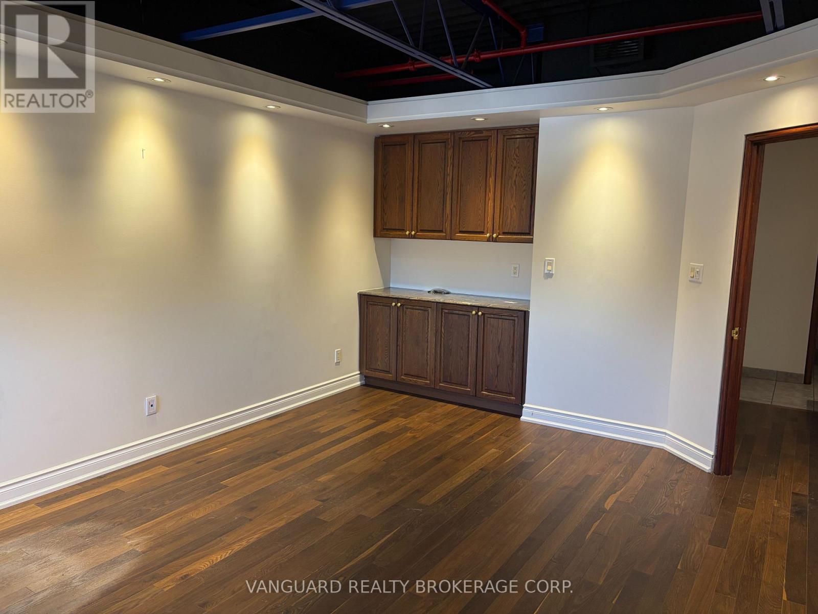 11 - 357 Edgeley Boulevard, Vaughan, Ontario  L4K 3Y2 - Photo 4 - N12975134