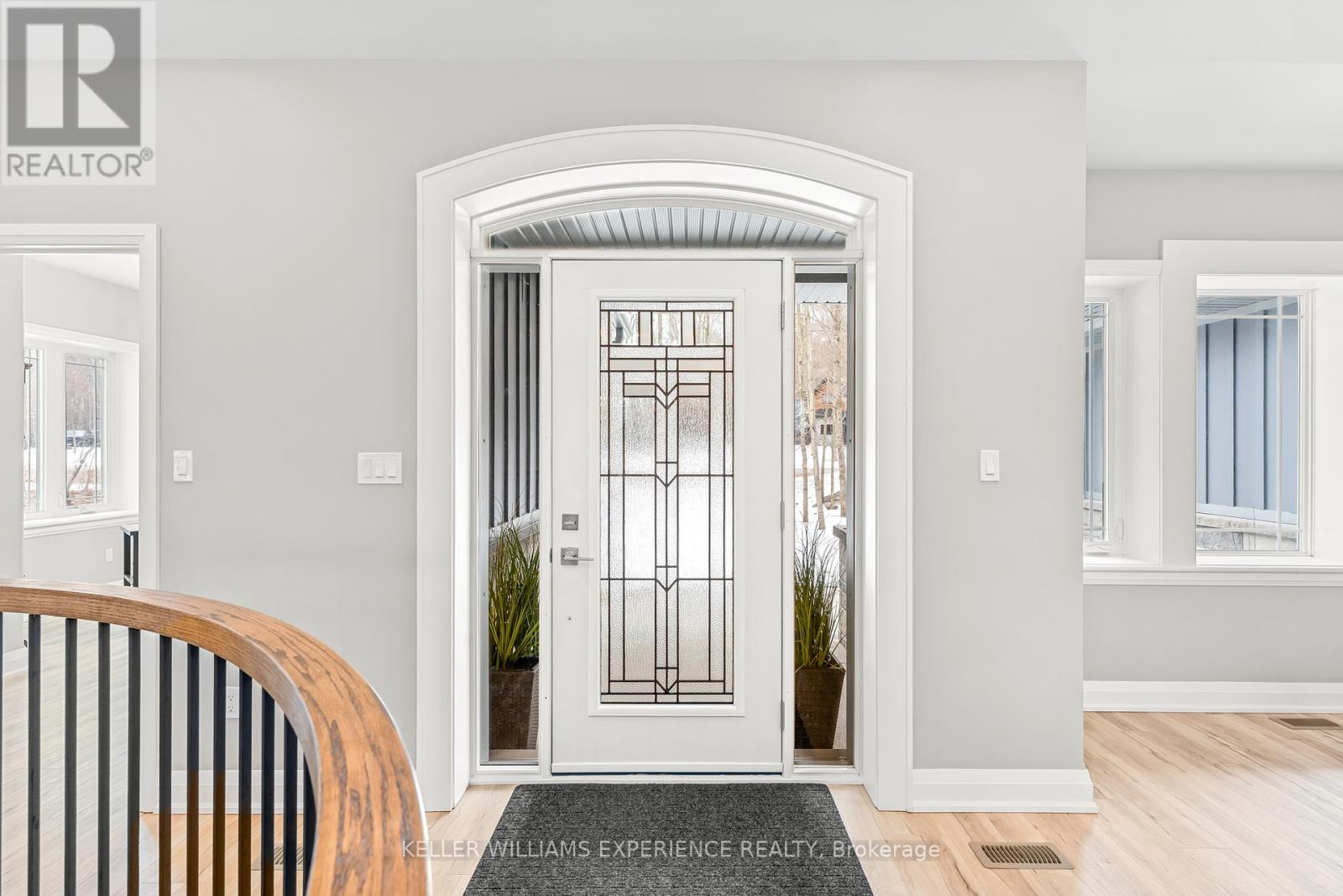 34 Windermere Circle, Tay, Ontario  L4R 0C3 - Photo 5 - S12974988