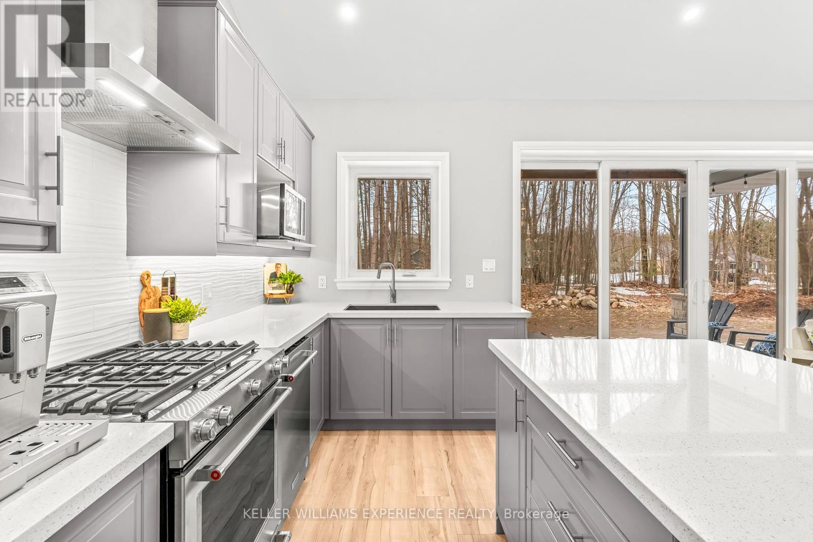 34 Windermere Circle, Tay, Ontario  L4R 0C3 - Photo 7 - S12974988