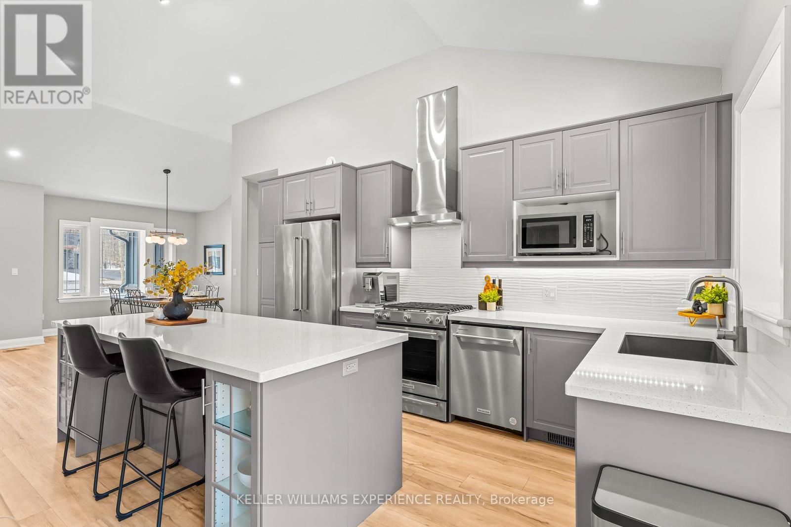 34 Windermere Circle, Tay, Ontario  L4R 0C3 - Photo 9 - S12974988