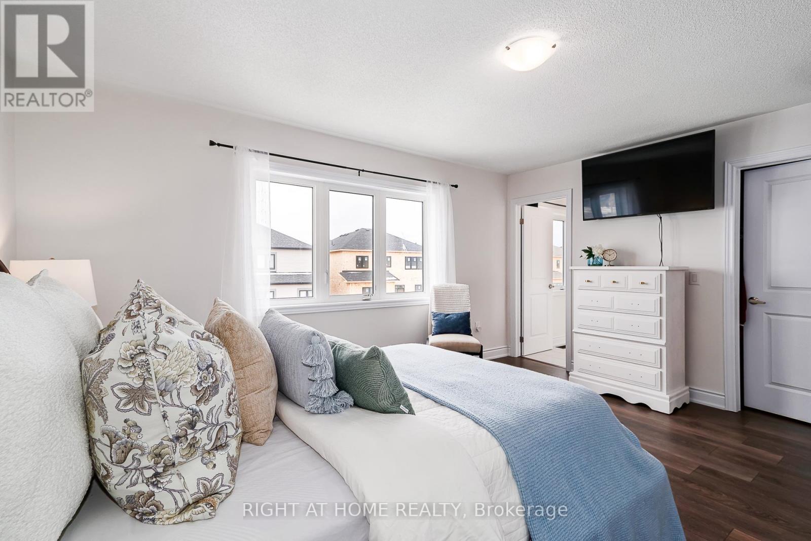 9 Mission Street, Wasaga Beach, Ontario  L9Z 0L8 - Photo 14 - S12975080