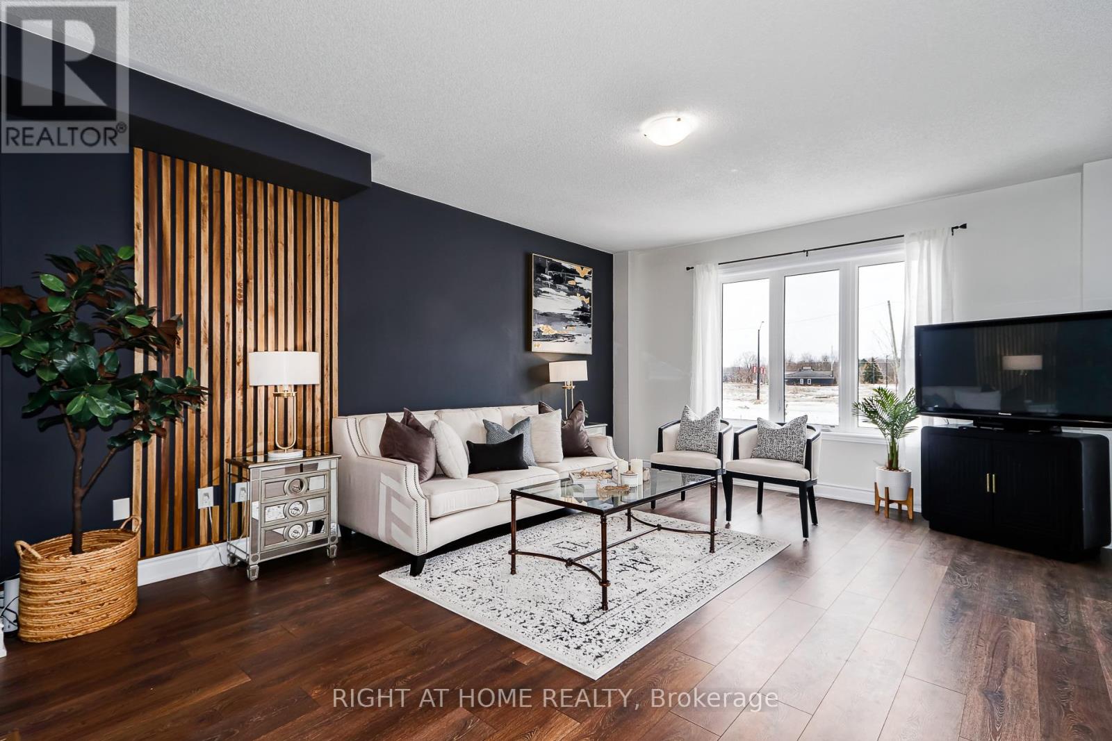 9 Mission Street, Wasaga Beach, Ontario  L9Z 0L8 - Photo 6 - S12975080